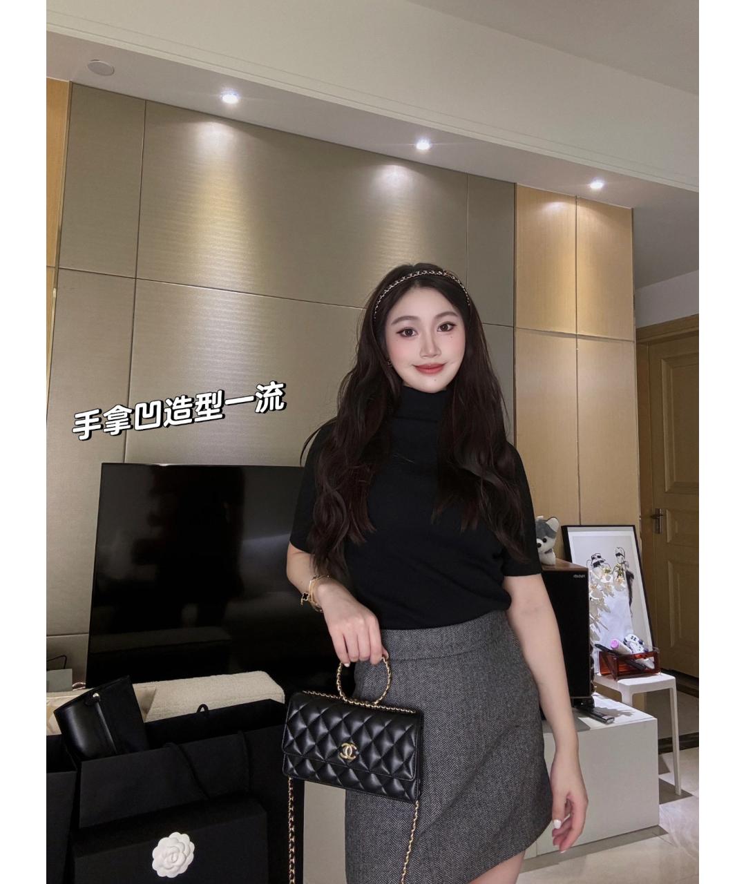 CHANEL Черная кожаная сумка с короткими ручками, фото 8