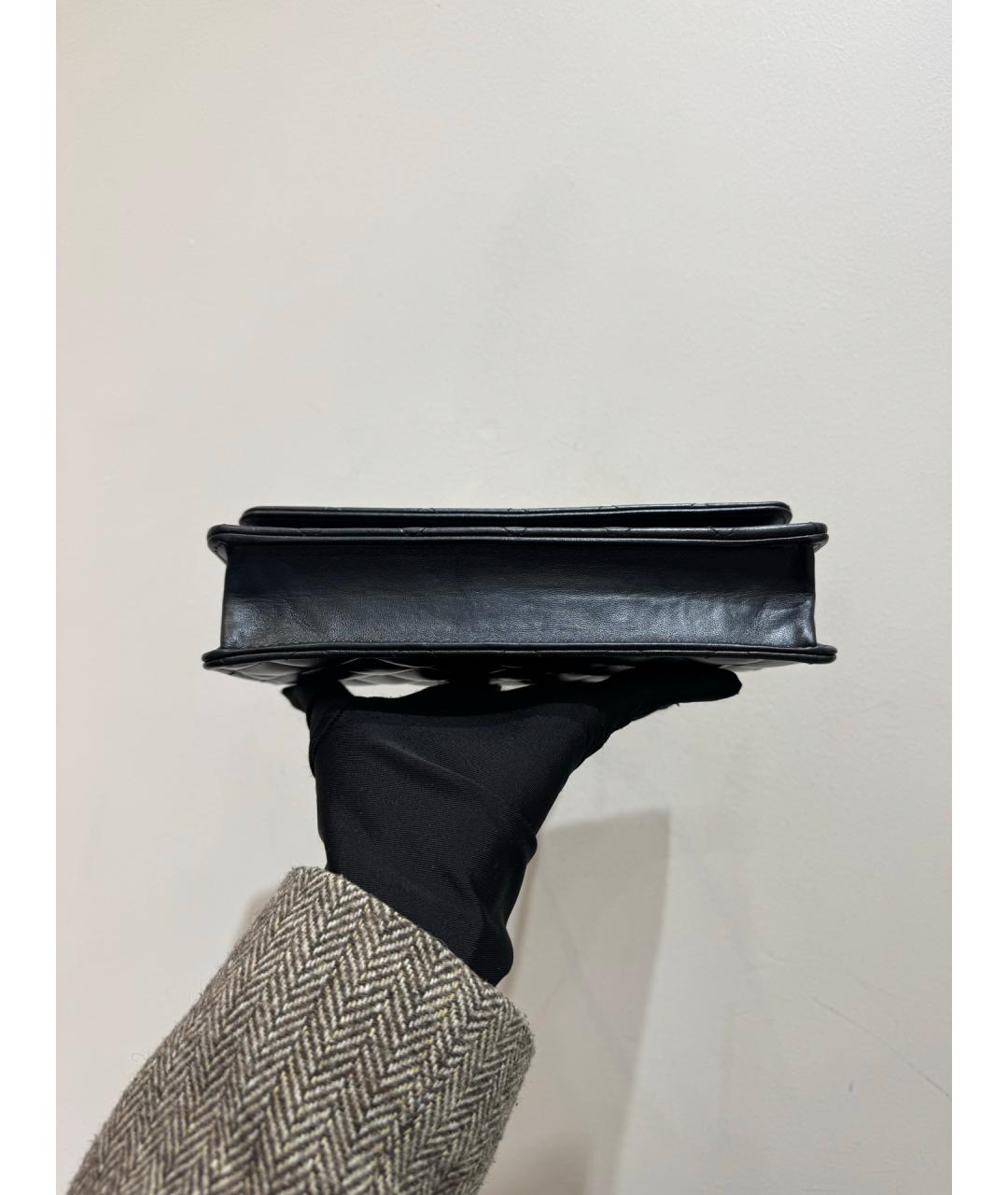 CHANEL Черная кожаная сумка с короткими ручками, фото 6