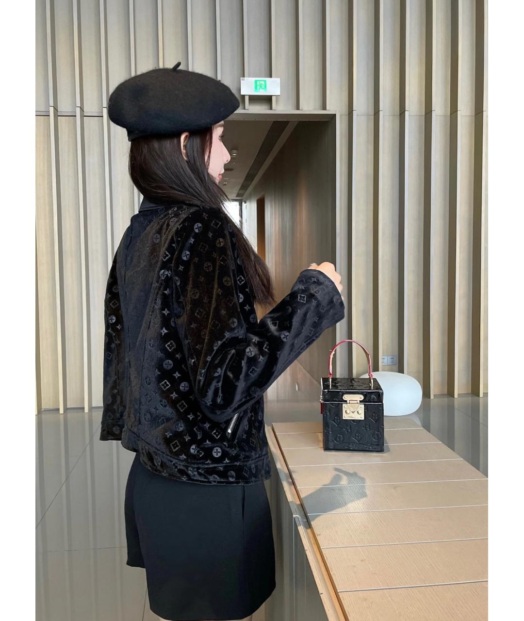 LOUIS VUITTON Черная сумка с короткими ручками из лакированной кожи, фото 8