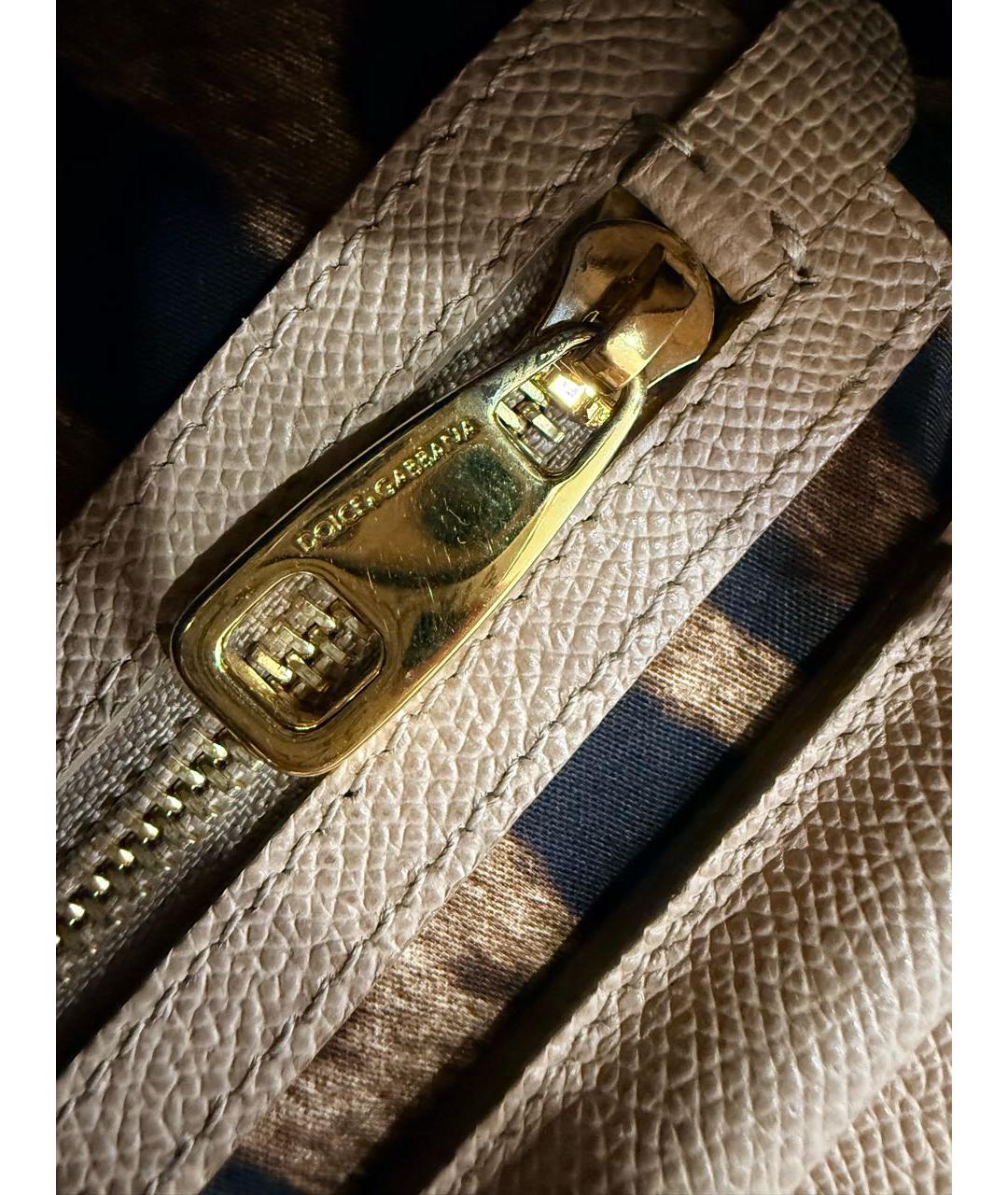 DOLCE&GABBANA Бежевая кожаная сумка с короткими ручками, фото 4