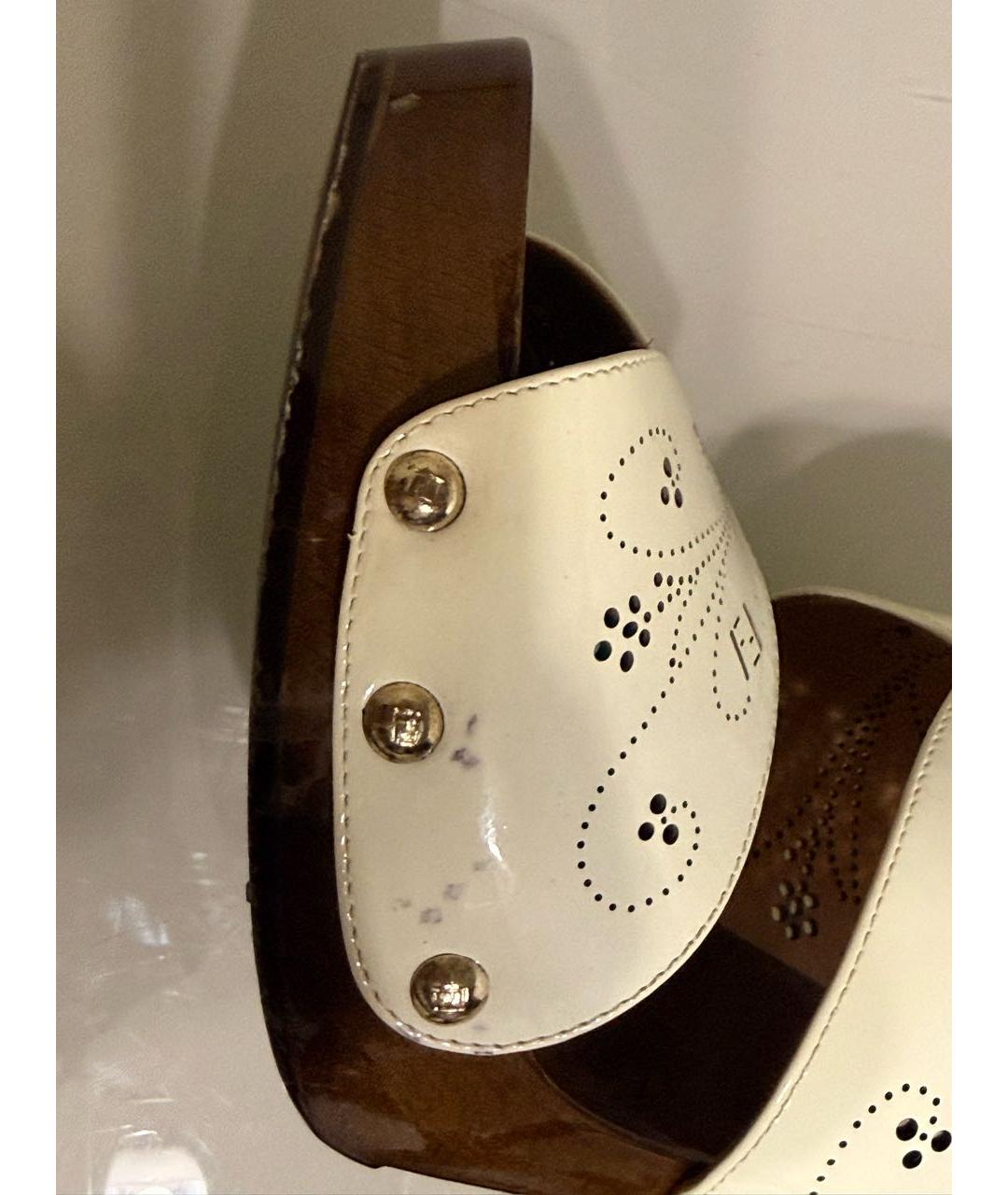 FENDI Белые сабо из лакированной кожи, фото 5