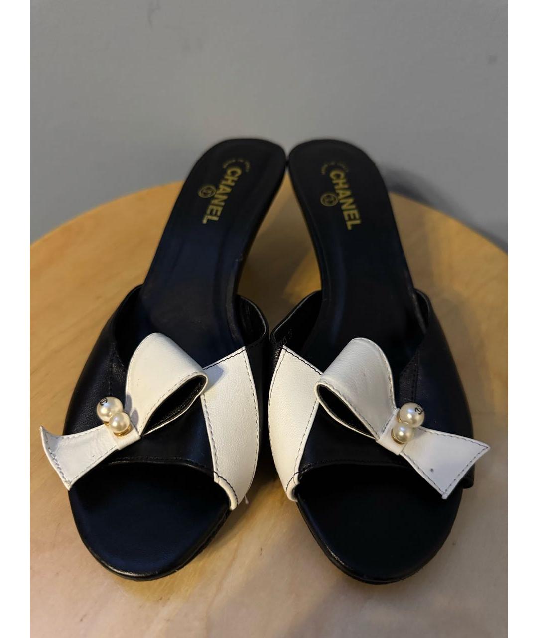 CHANEL Черные кожаные мюли, фото 2