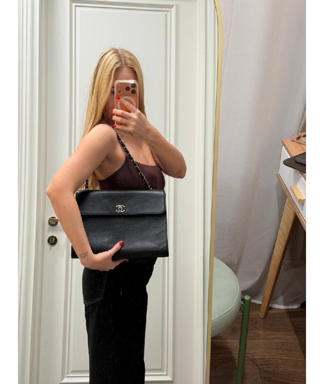 CHANEL Черная кожаная сумка через плечо, фото 2