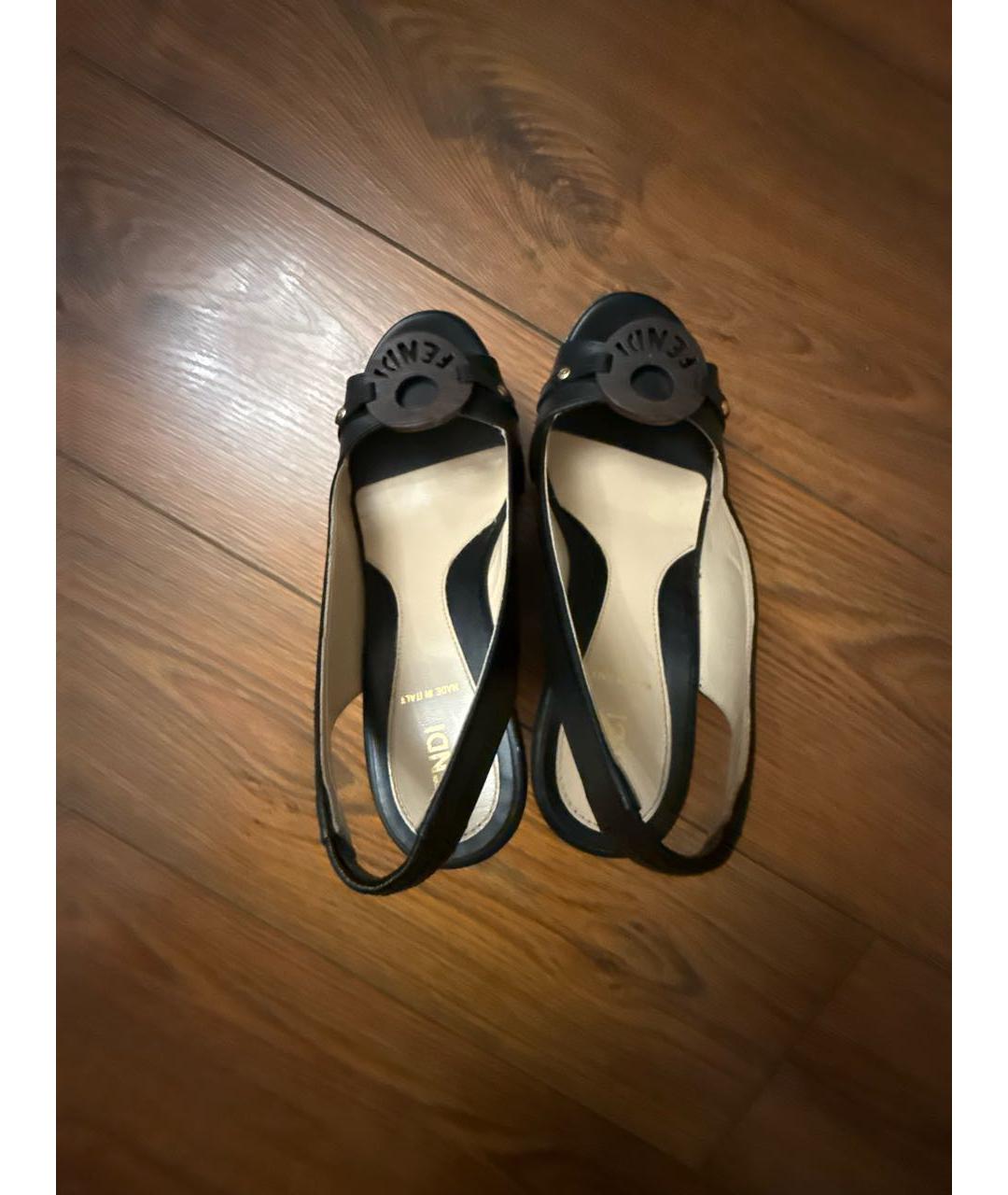 FENDI Черные кожаные босоножки, фото 3