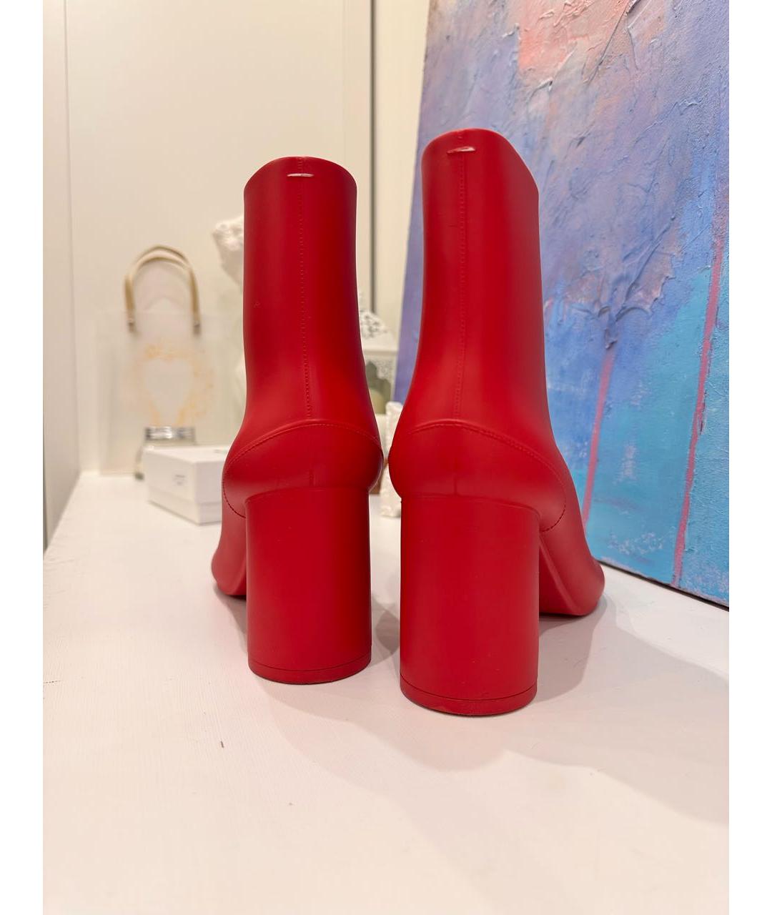 MAISON MARGIELA Красные резиновые ботильоны, фото 4