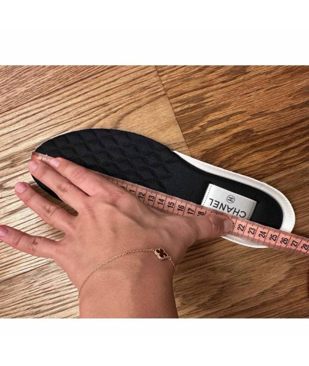 CHANEL Серебряные текстильные кроссовки, фото 6