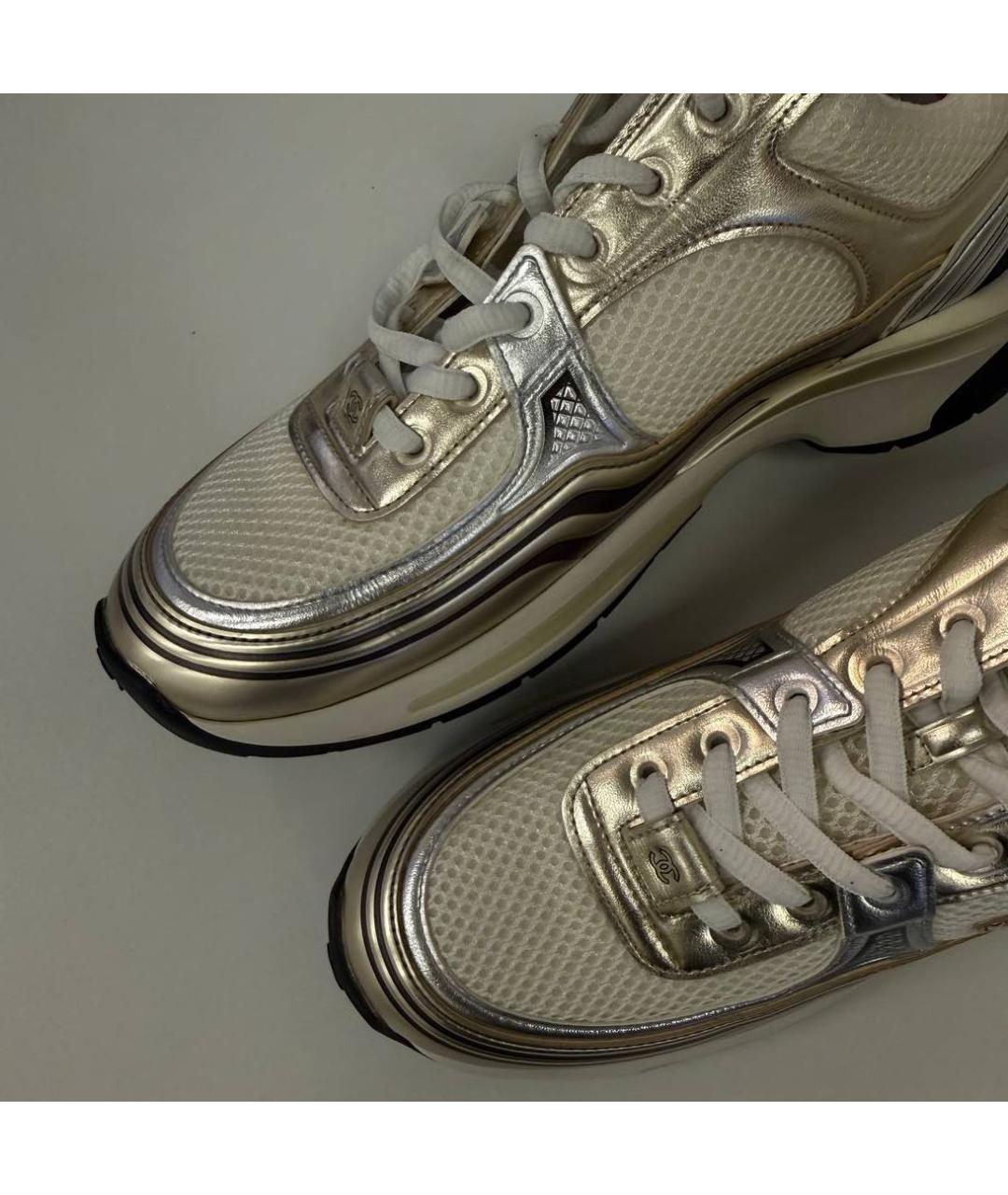 CHANEL Серебряные текстильные кроссовки, фото 3