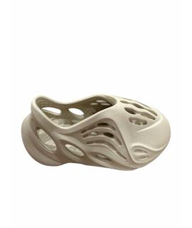 ADIDAS YEEZY Сандалии и шлепанцы