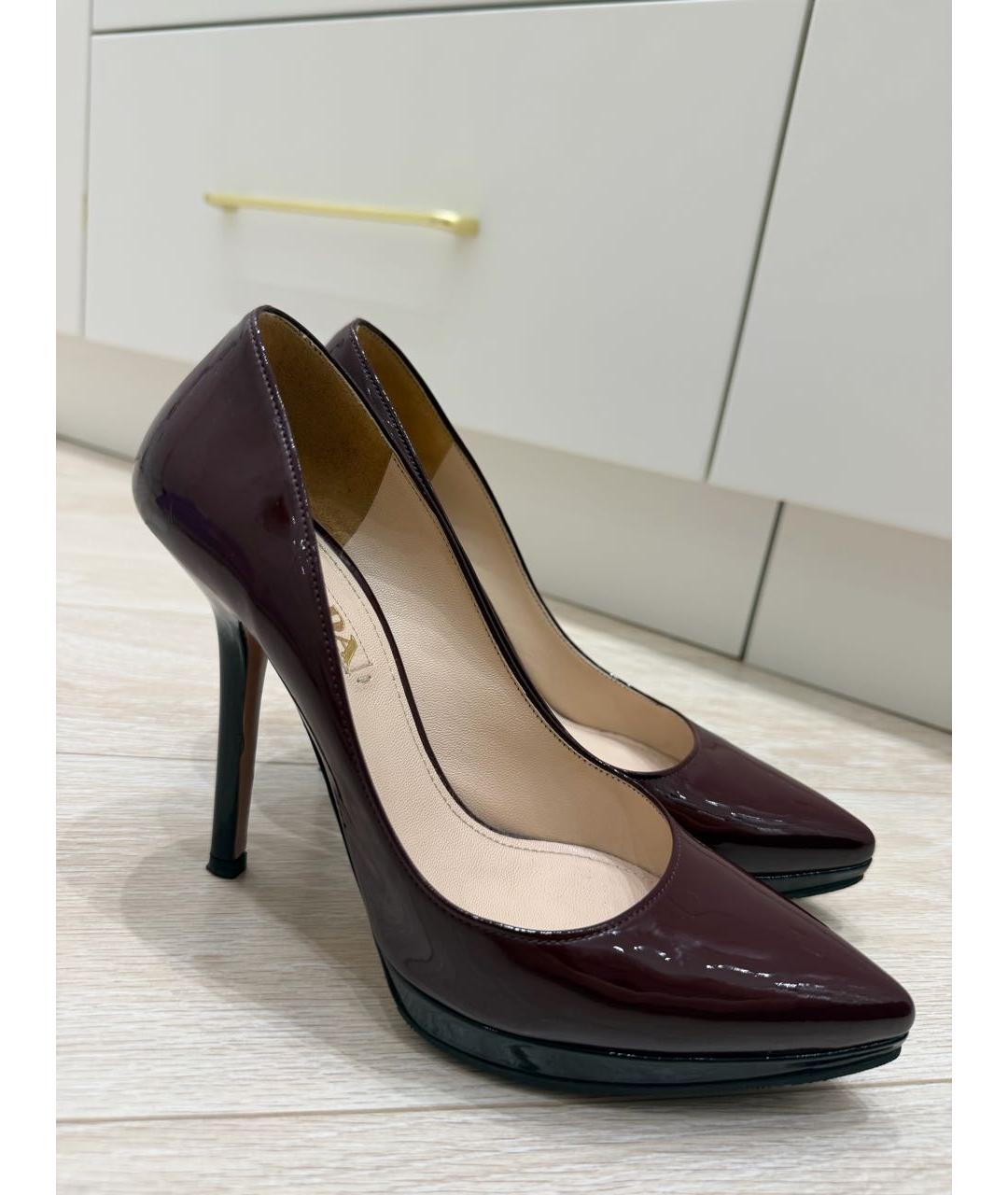 PRADA Бордовые туфли из лакированной кожи, фото 3