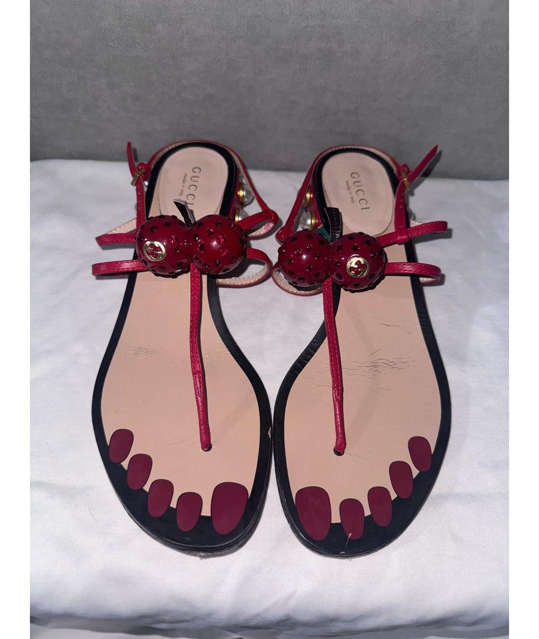 GUCCI Бордовые босоножки из искусственной кожи, фото 2