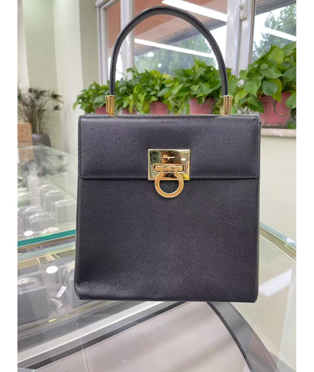 FERRAGAMO Черная кожаная сумка с короткими ручками, фото 2