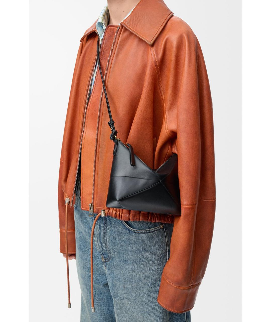 LOEWE Черная кожаная сумка через плечо, фото 4