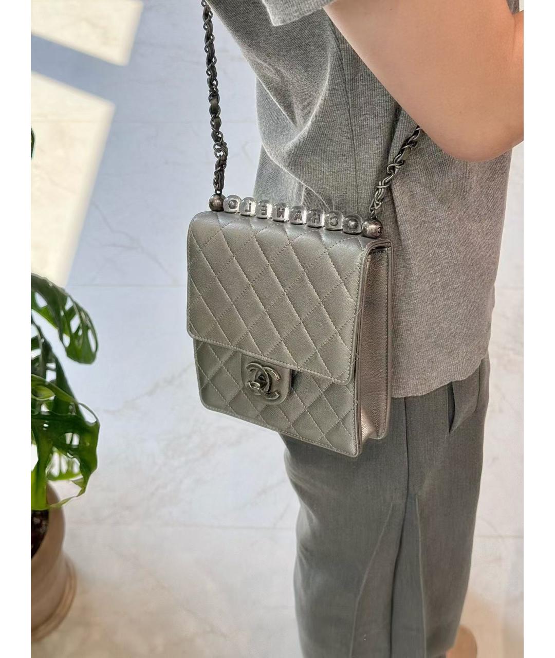 CHANEL Серая кожаная сумка через плечо, фото 5