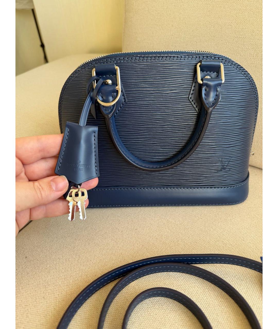 LOUIS VUITTON Темно-синяя кожаная сумка с короткими ручками, фото 8