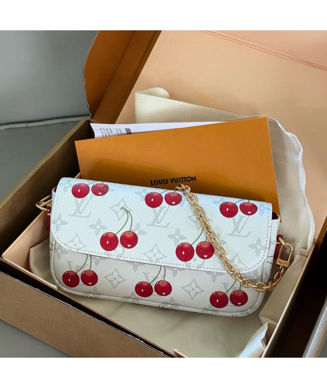 LOUIS VUITTON Белая кожаная сумка с короткими ручками, фото 2