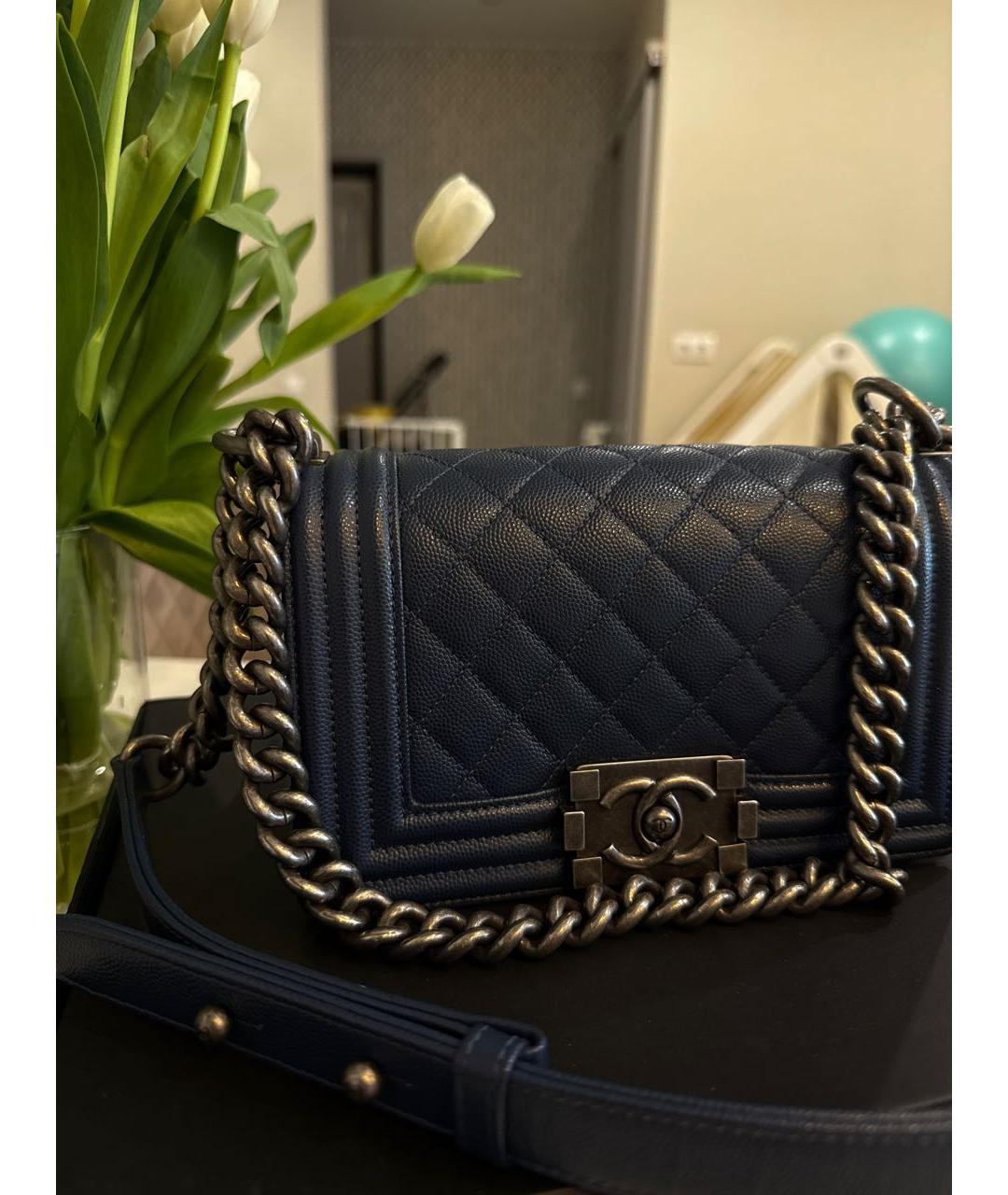 CHANEL Темно-синяя кожаная сумка через плечо, фото 5