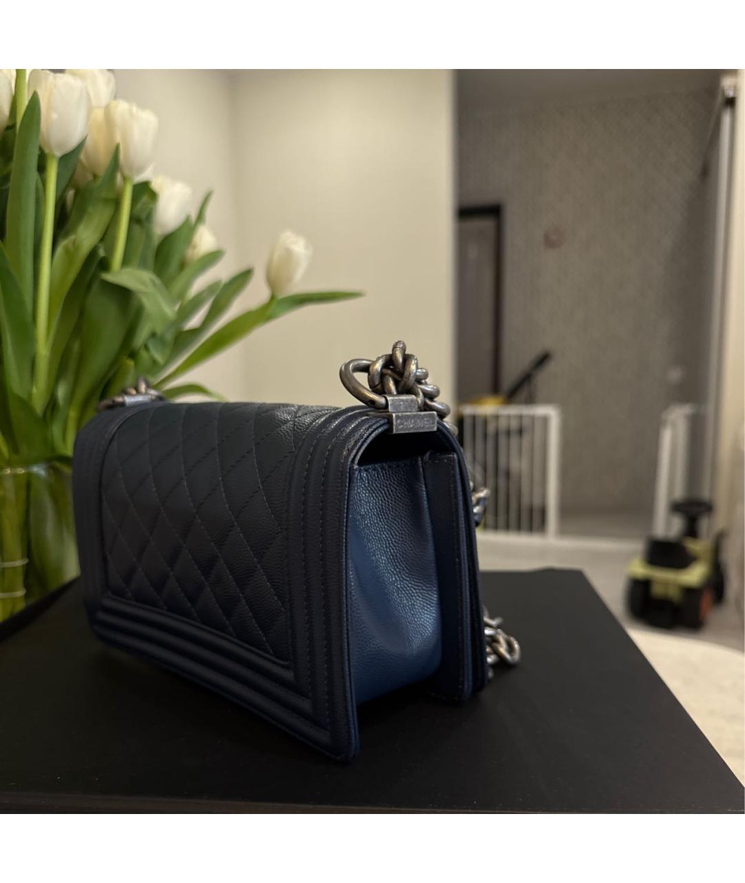 CHANEL Темно-синяя кожаная сумка через плечо, фото 4