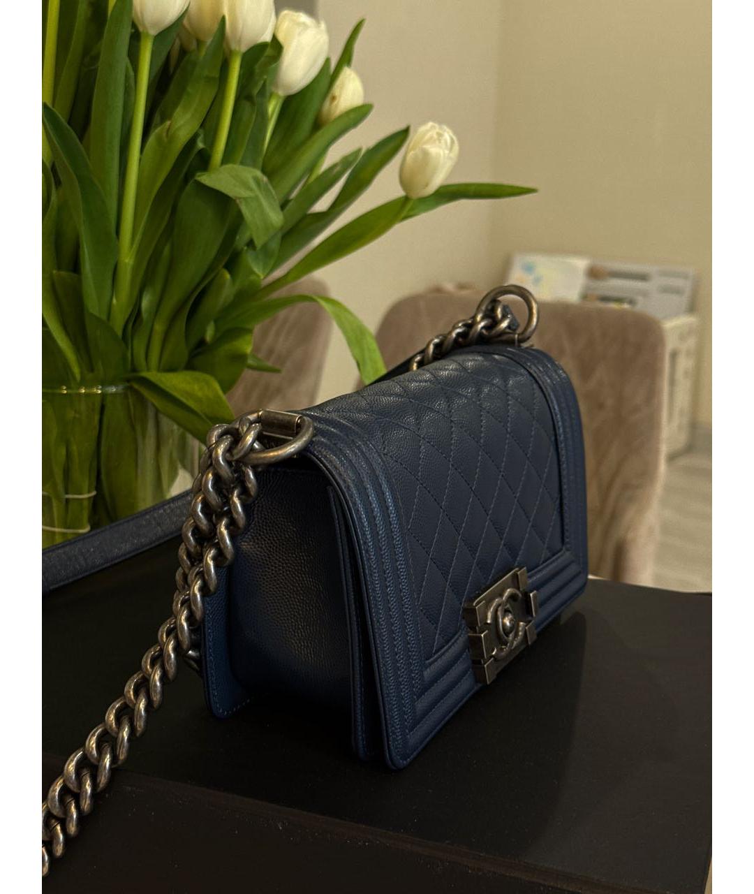 CHANEL Темно-синяя кожаная сумка через плечо, фото 3