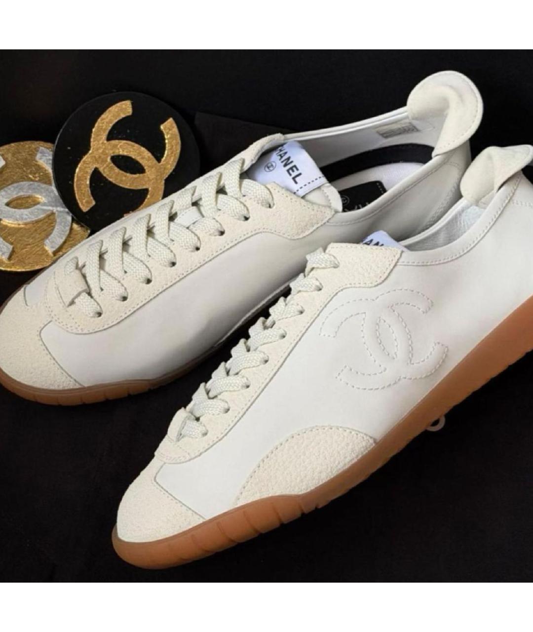 CHANEL Белые кожаные кроссовки, фото 2