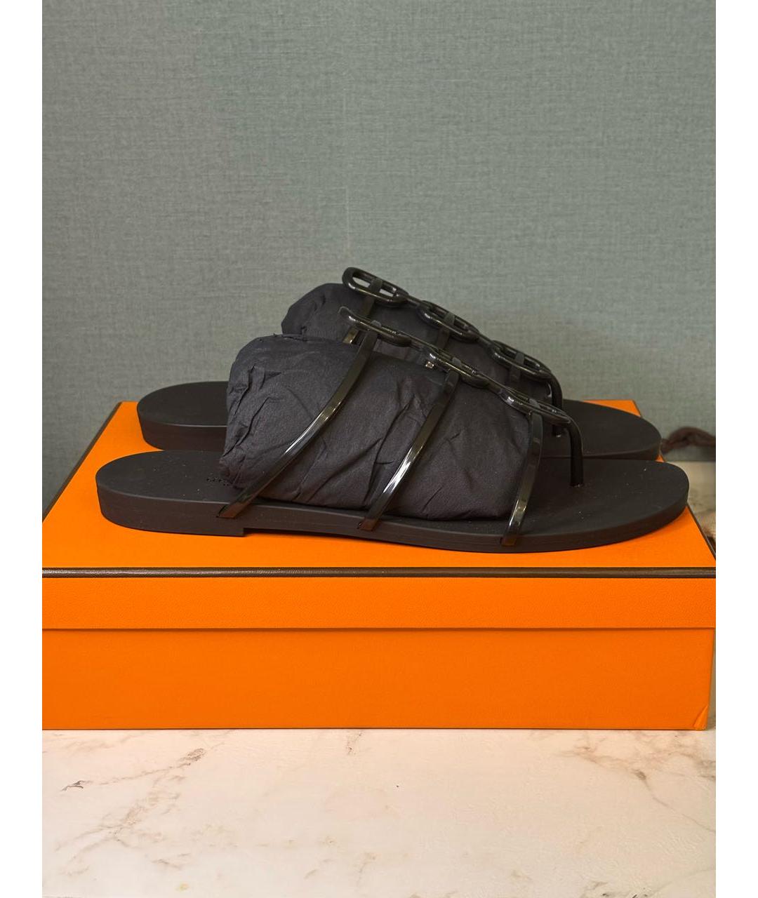 HERMES Черные резиновые шлепанцы, фото 5