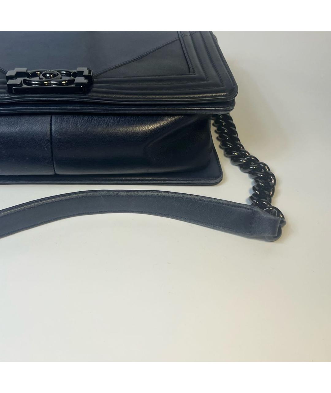 CHANEL Темно-синяя кожаная сумка через плечо, фото 3