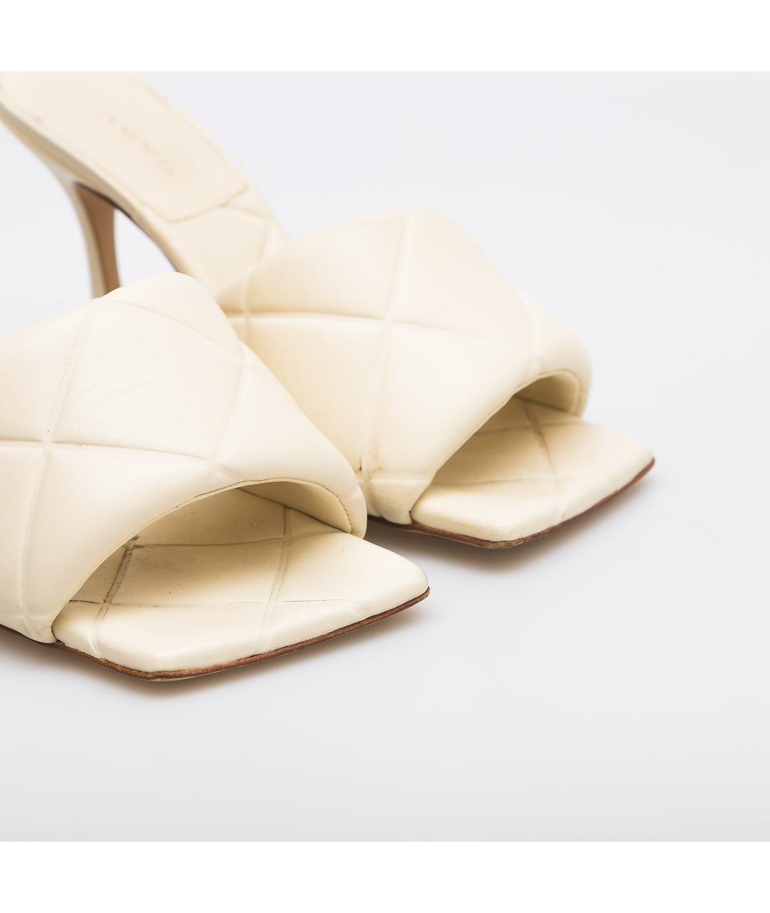 BOTTEGA VENETA Бежевые кожаные мюли, фото 3