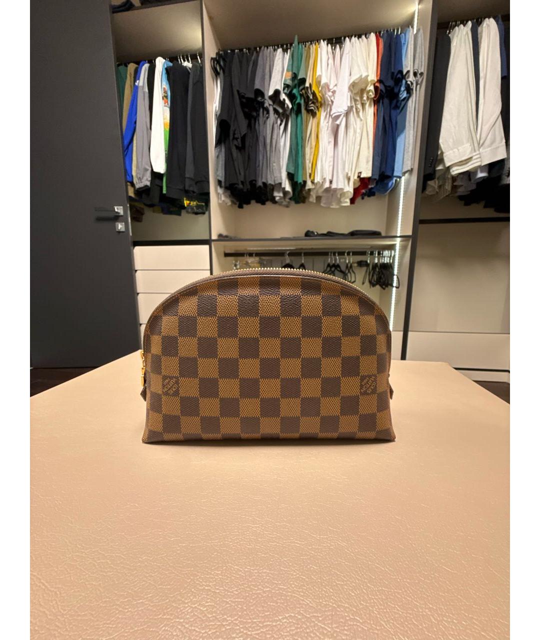 LOUIS VUITTON Коричневая косметичка, фото 5