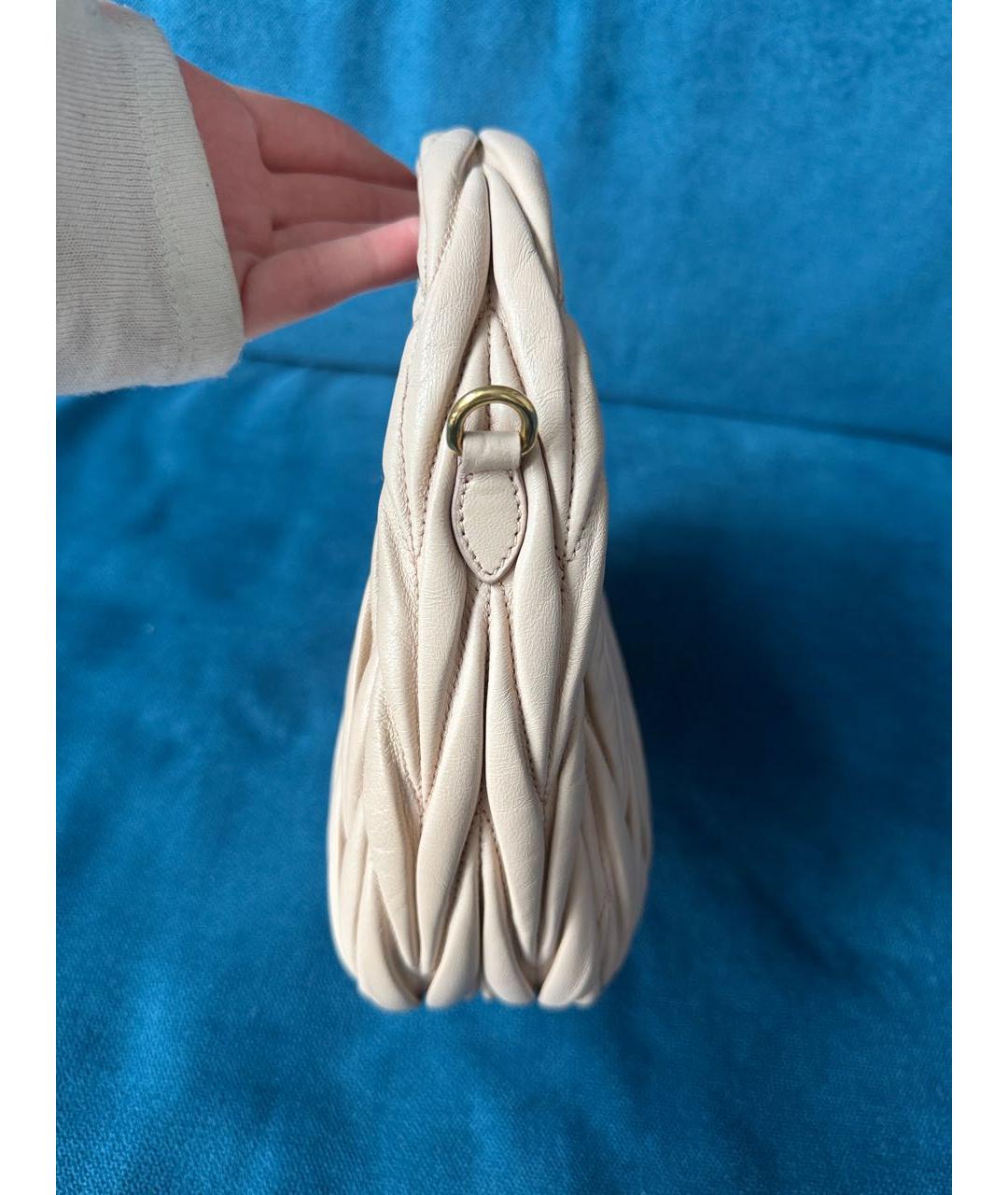 MIU MIU Бежевая кожаная сумка через плечо, фото 7