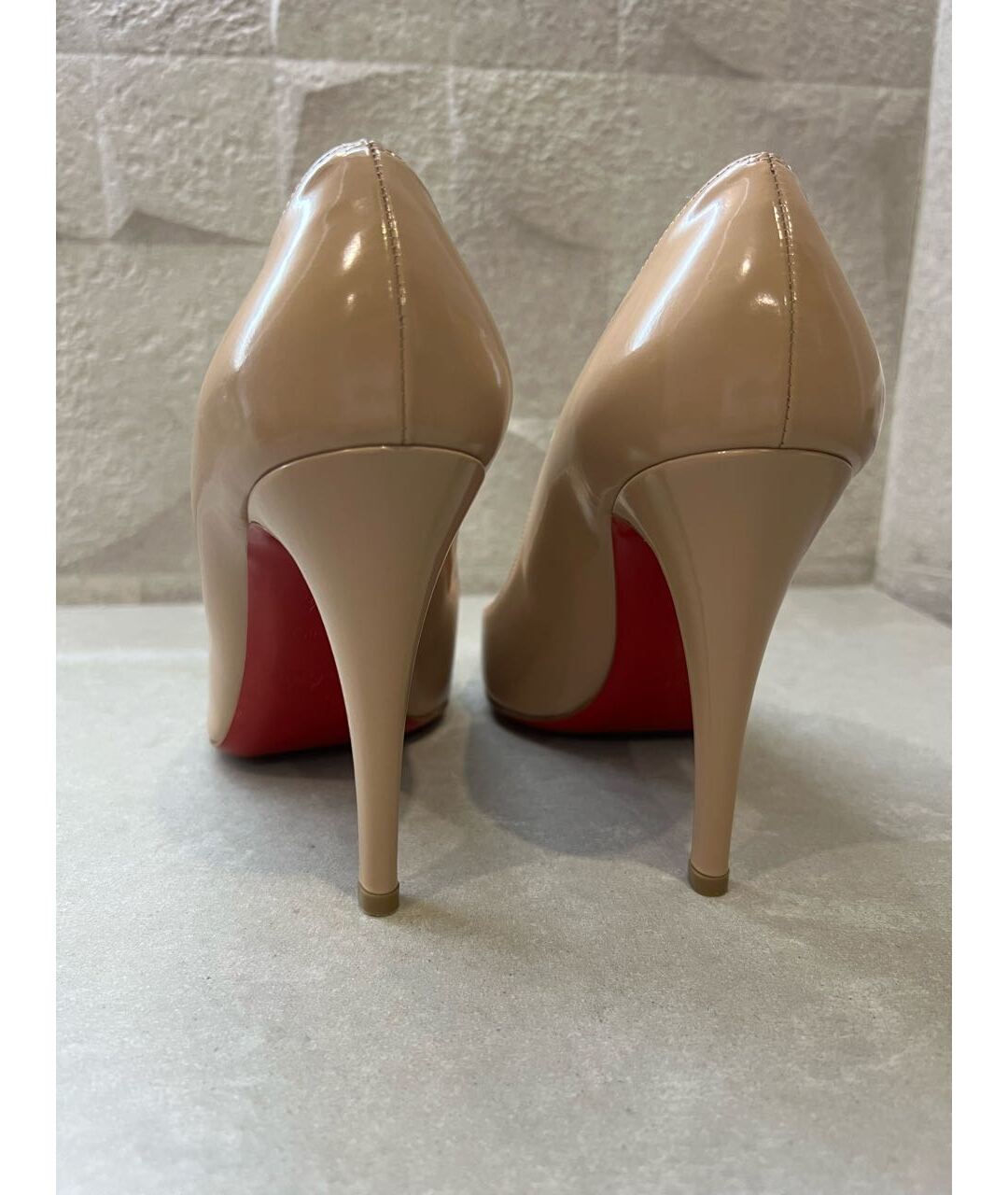 CHRISTIAN LOUBOUTIN Бежевые кожаные туфли, фото 4