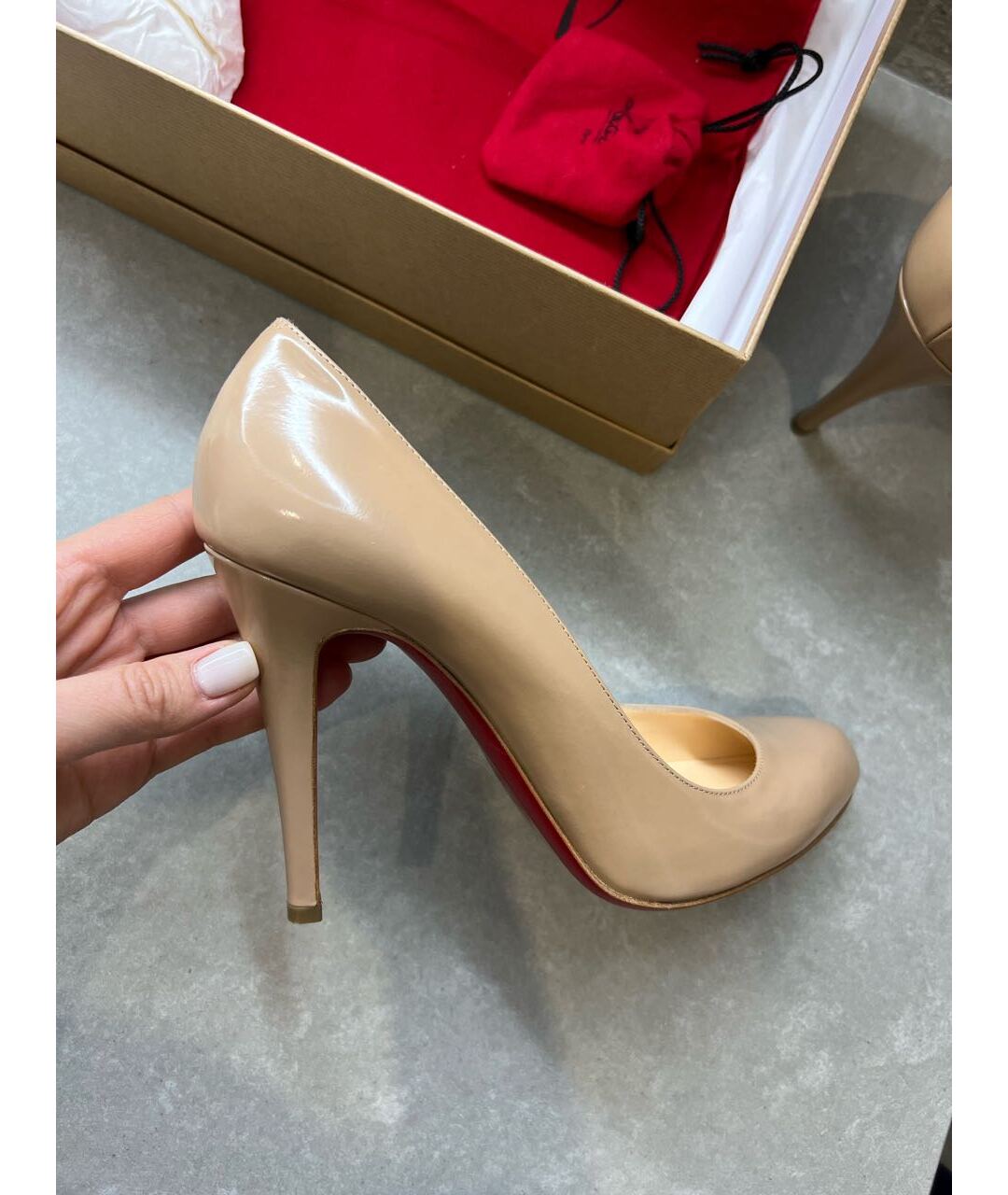 CHRISTIAN LOUBOUTIN Бежевые кожаные туфли, фото 2