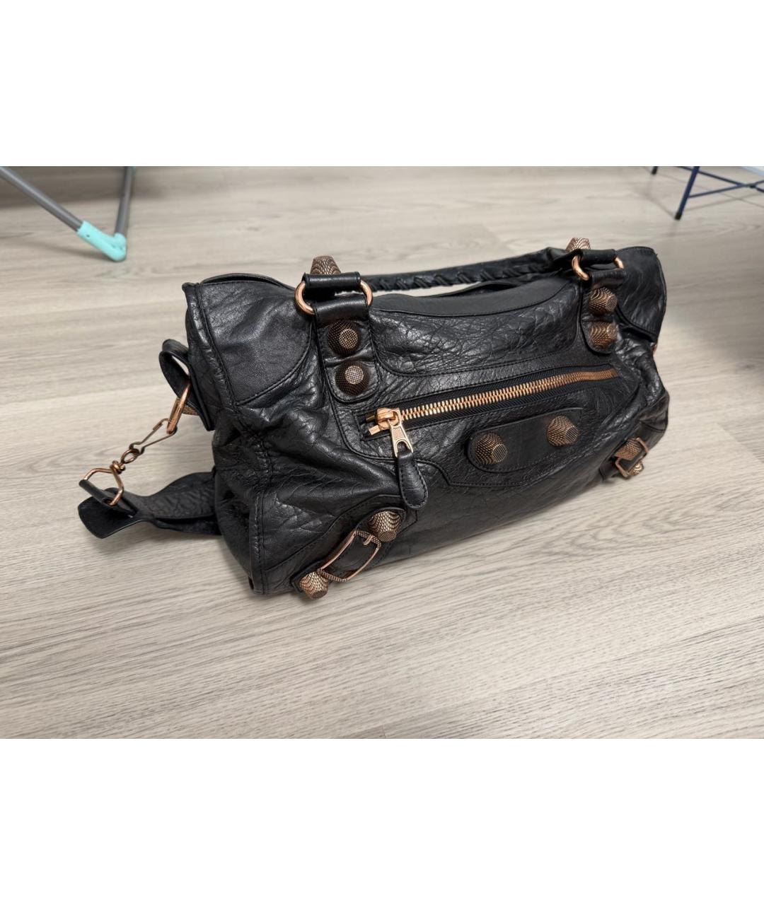 BALENCIAGA Черная кожаная сумка через плечо, фото 2