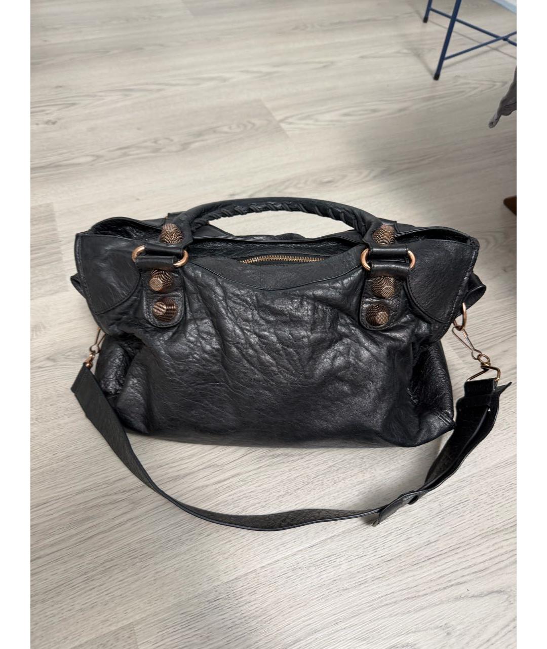 BALENCIAGA Черная кожаная сумка через плечо, фото 3