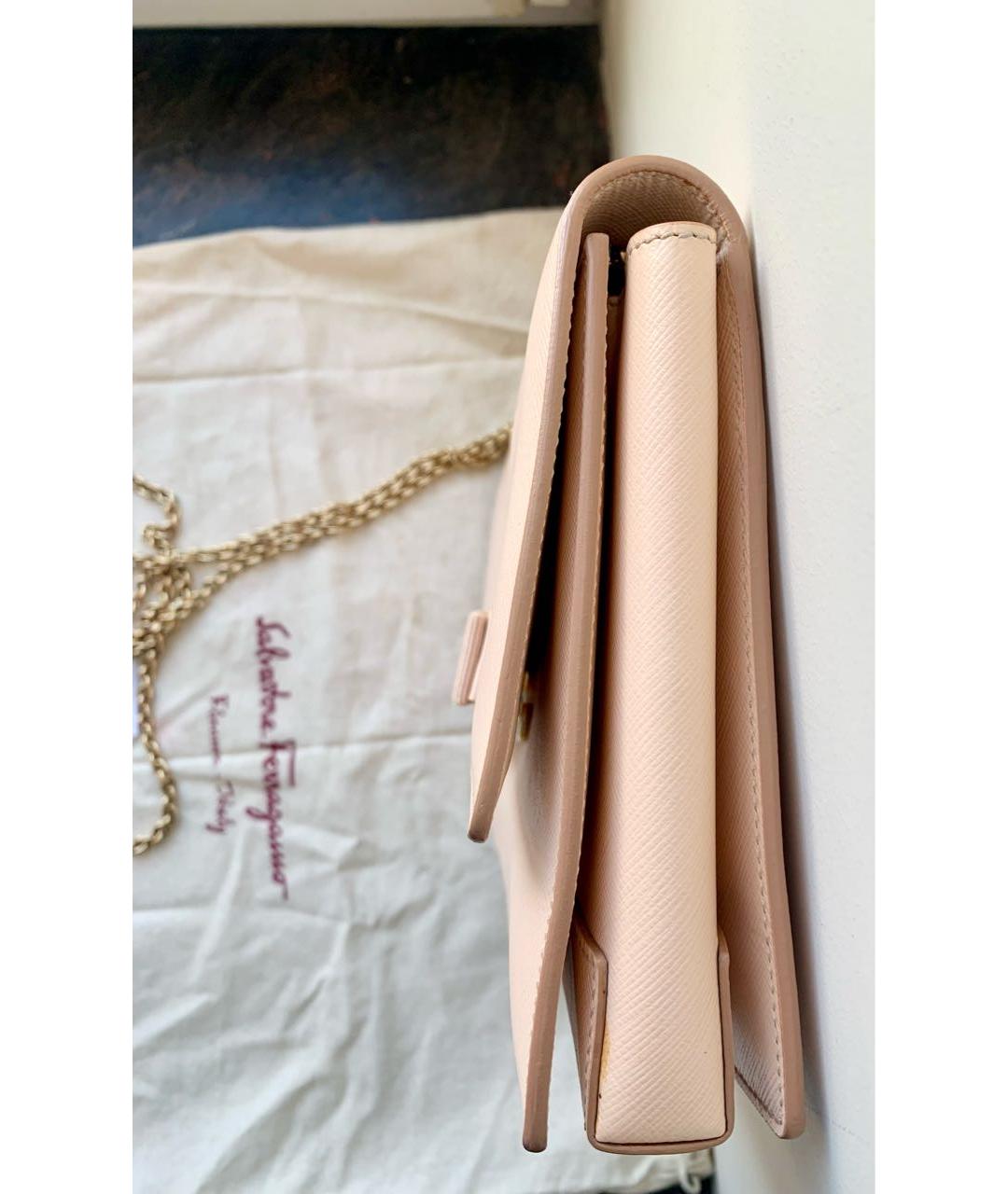 FERRAGAMO Бежевая кожаная сумка через плечо, фото 7