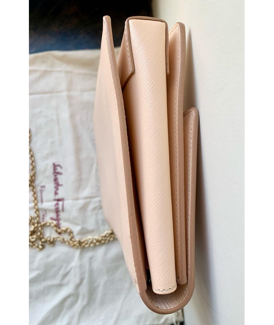 FERRAGAMO Бежевая кожаная сумка через плечо, фото 8