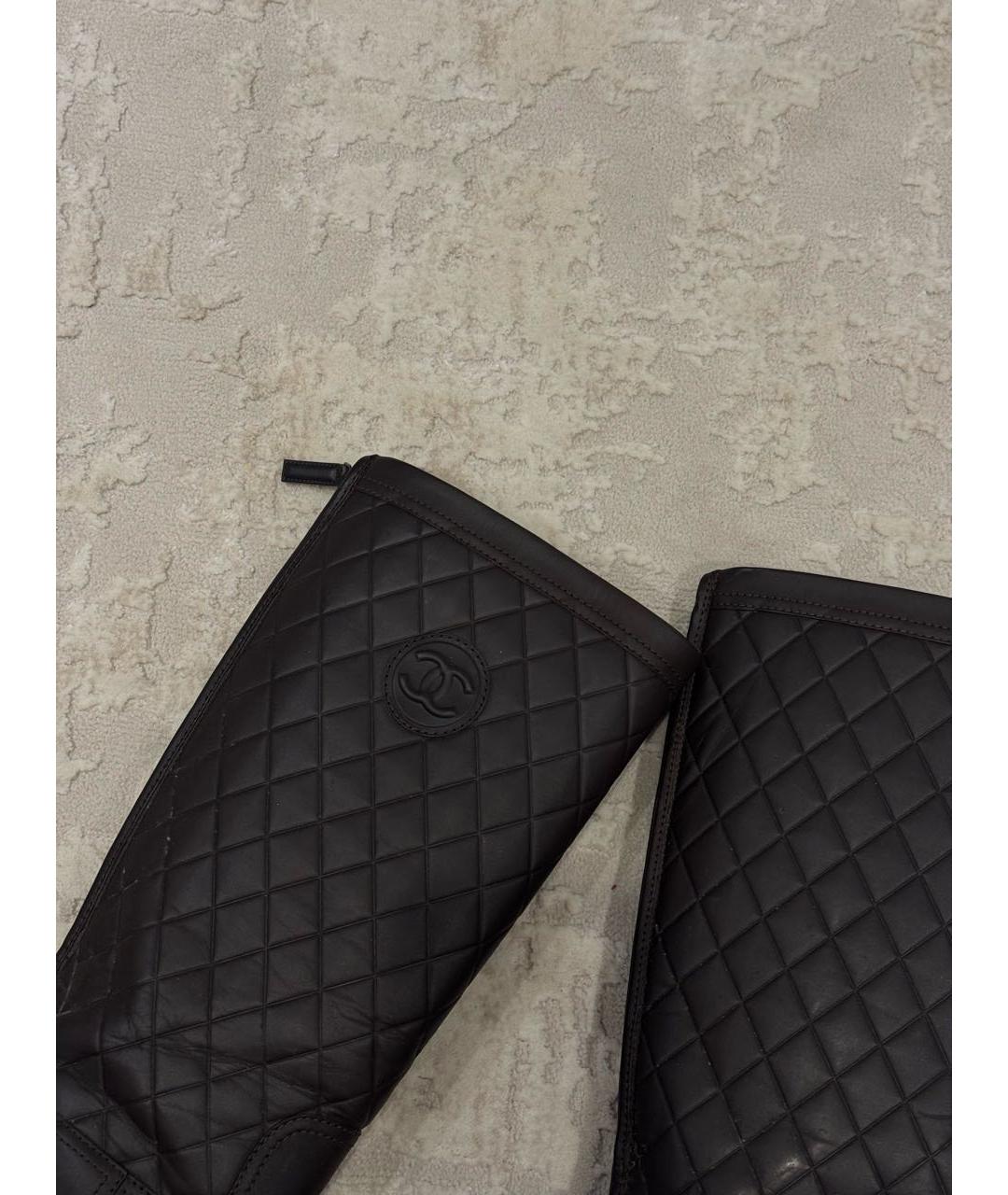 CHANEL Коричневые кожаные сапоги, фото 2