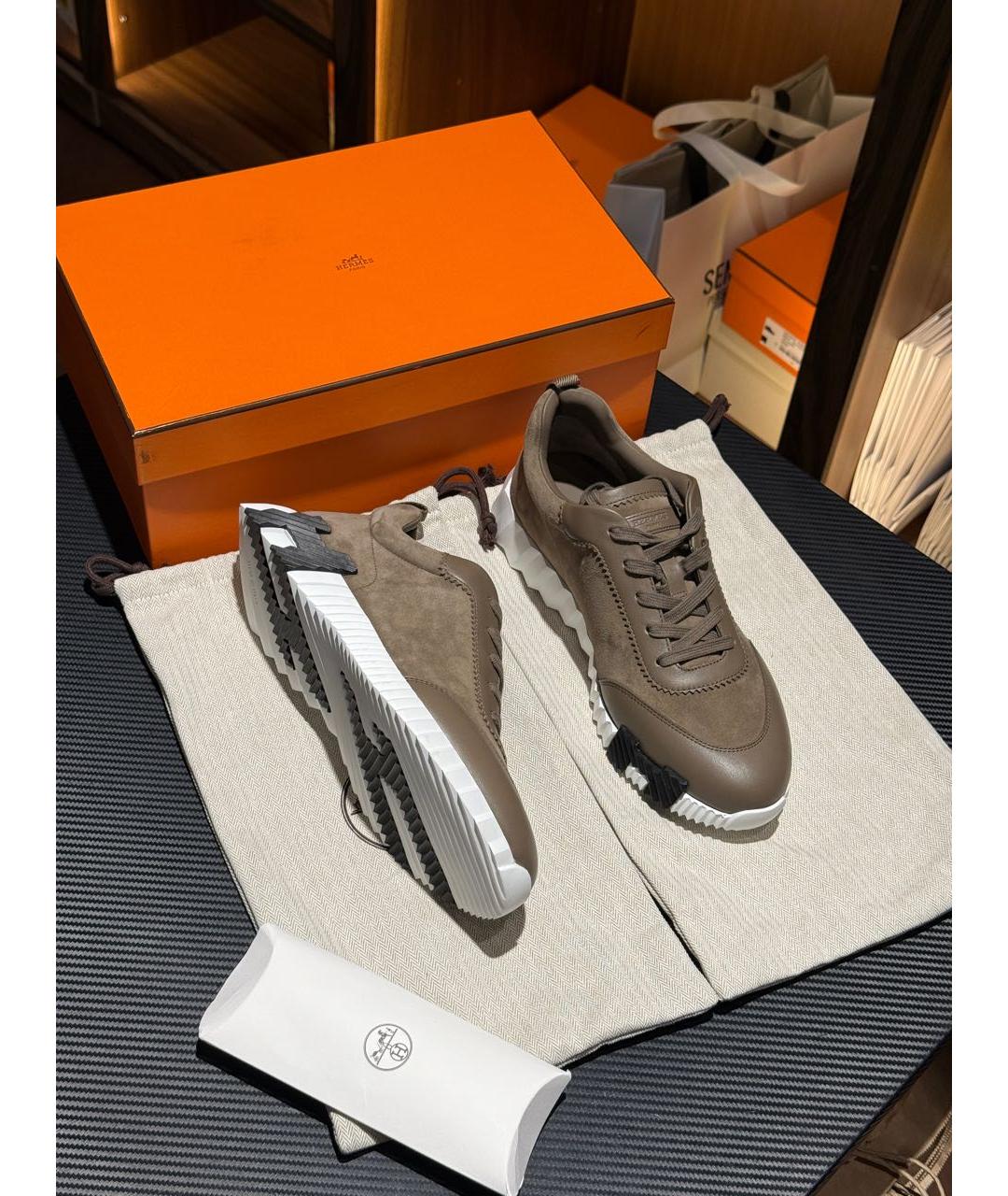 HERMES Коричневые замшевые низкие кроссовки / кеды, фото 3