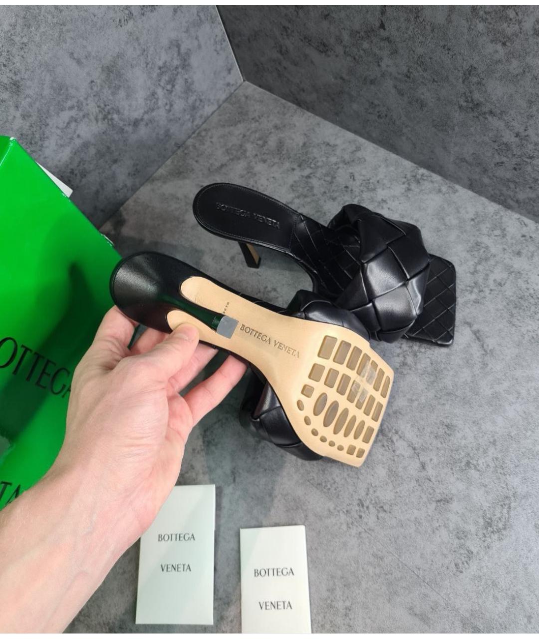 BOTTEGA VENETA Черные кожаные мюли, фото 6
