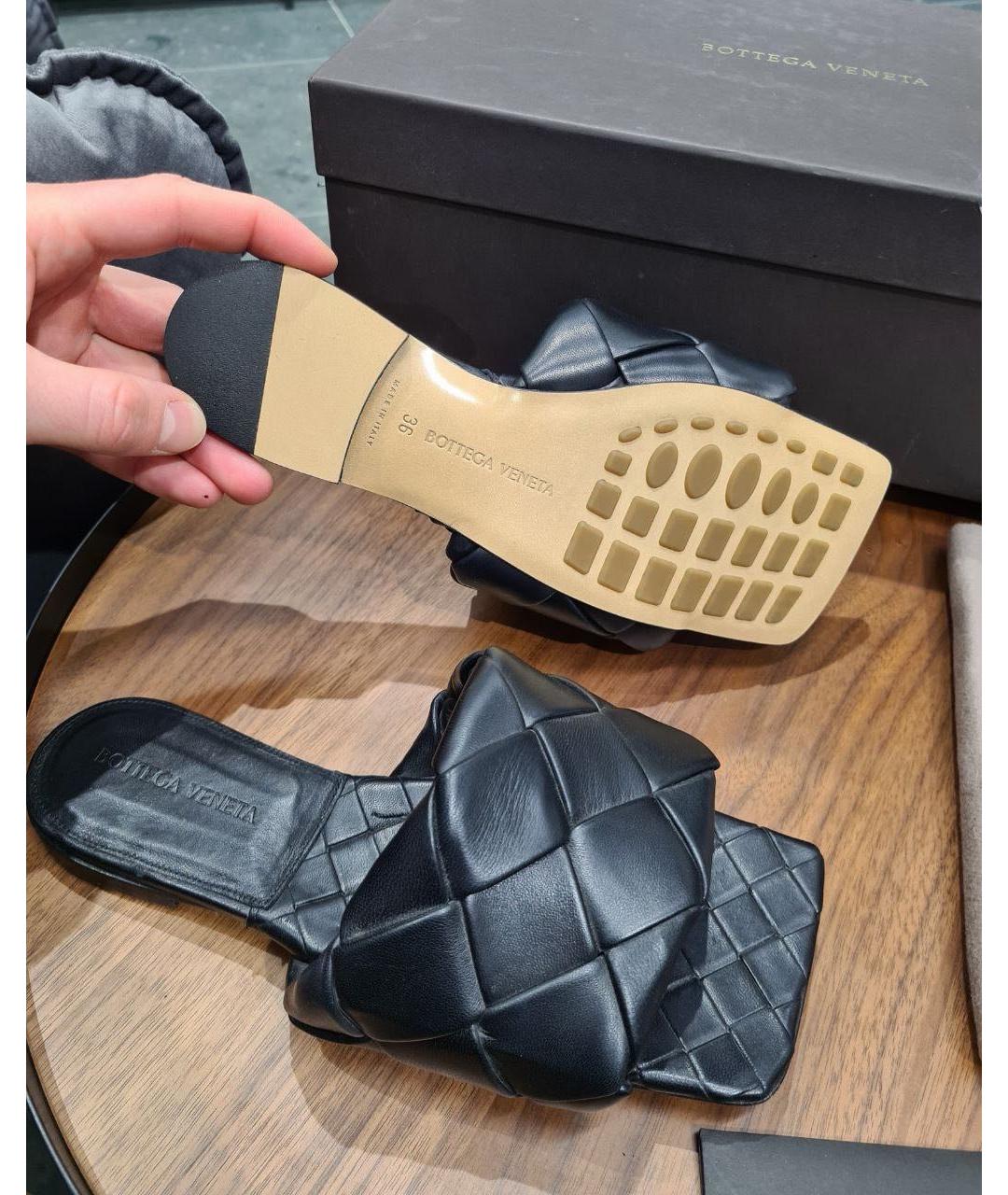 BOTTEGA VENETA Черные кожаные шлепанцы, фото 5