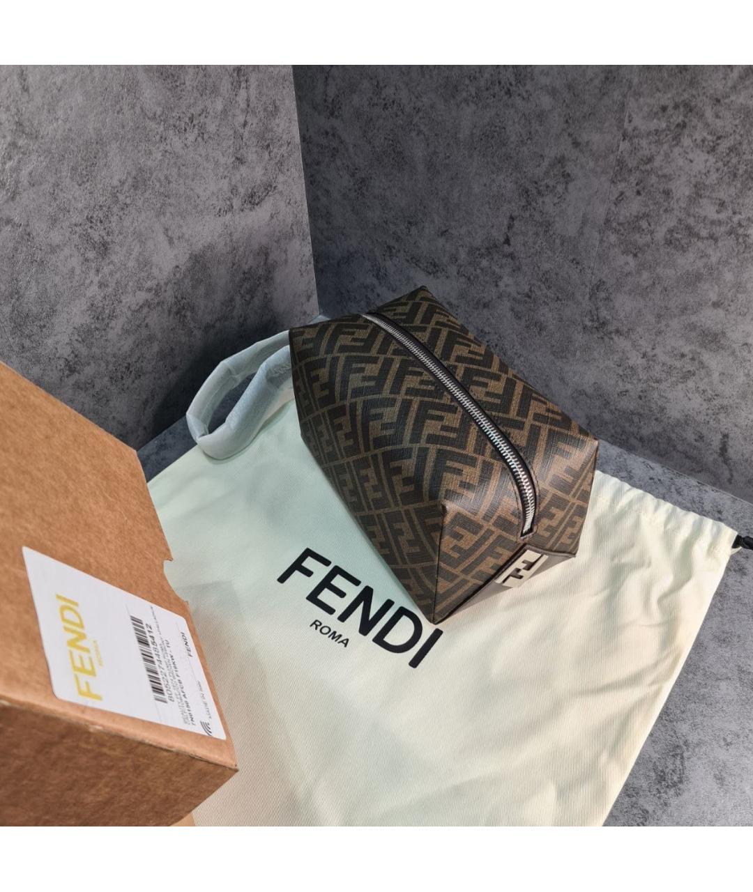 FENDI Коричневая кожаная косметичка, фото 3