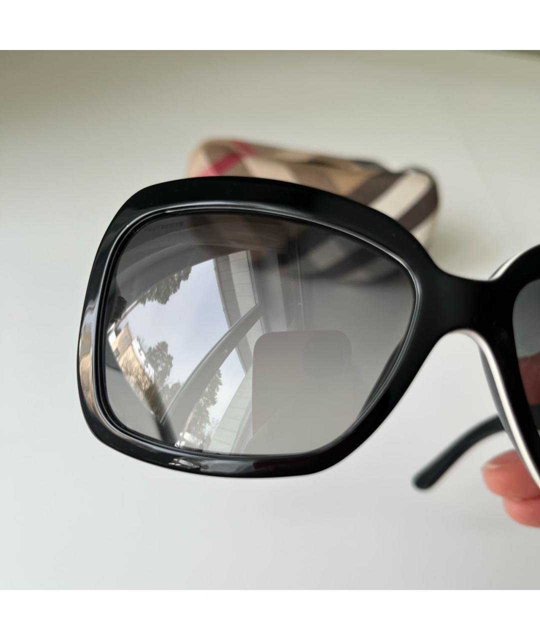 BURBERRY Антрацитовые пластиковые солнцезащитные очки, фото 7