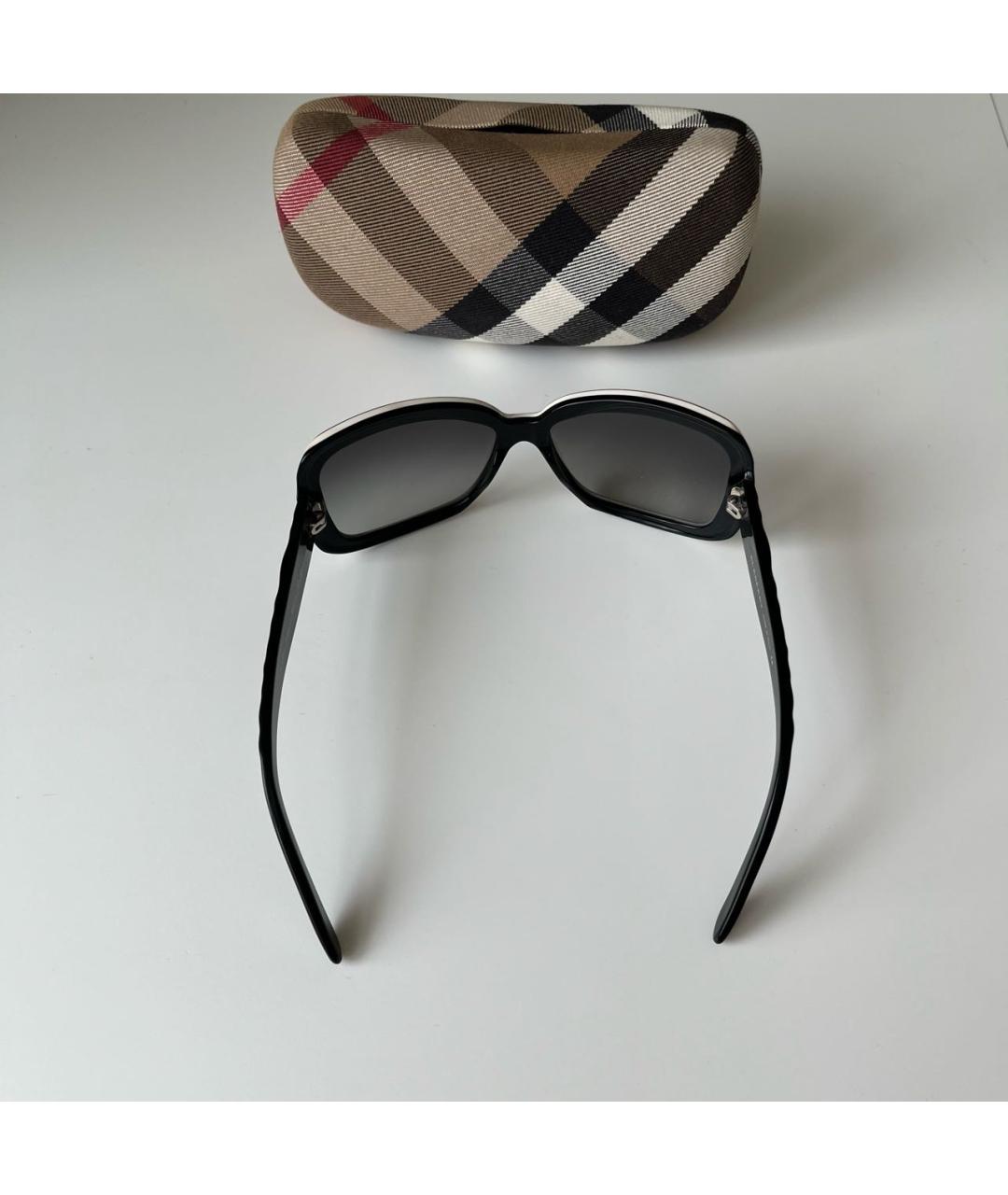 BURBERRY Антрацитовые пластиковые солнцезащитные очки, фото 3