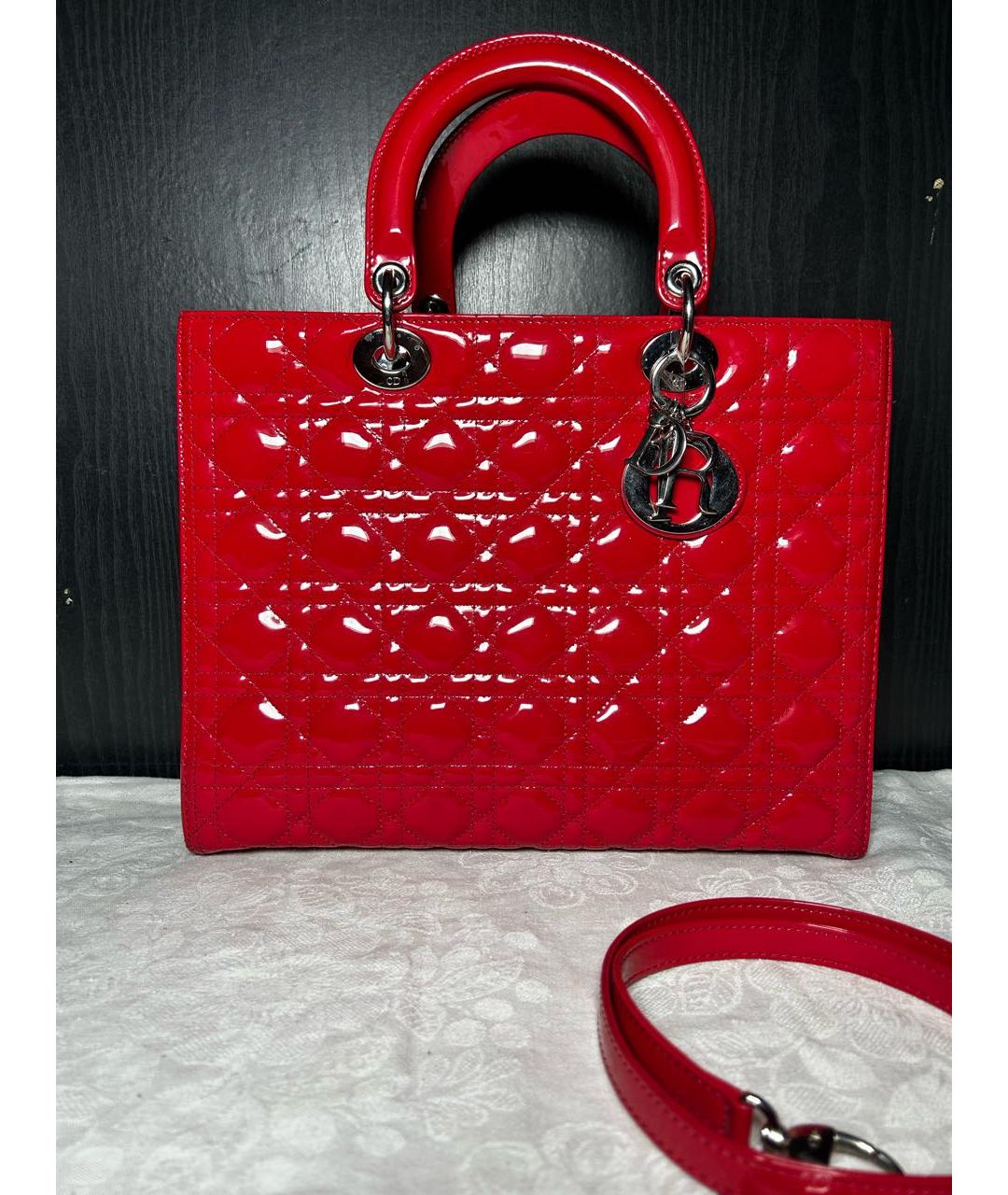 CHRISTIAN DIOR Красная сумка с короткими ручками из лакированной кожи, фото 8