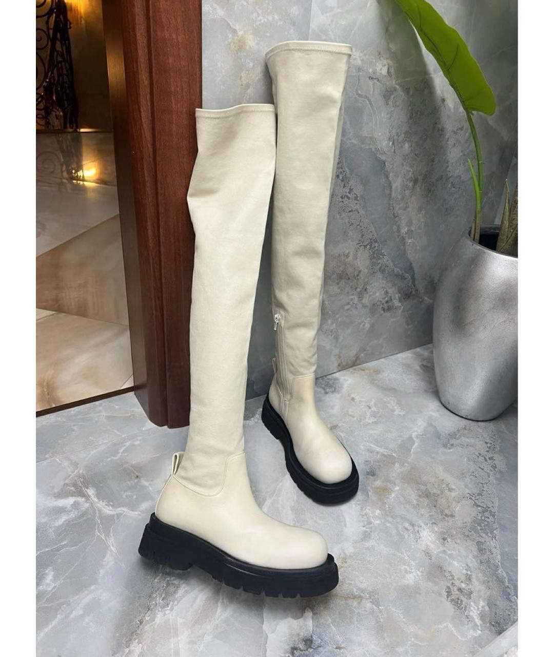 BOTTEGA VENETA Бежевые кожаные ботфорты, фото 2