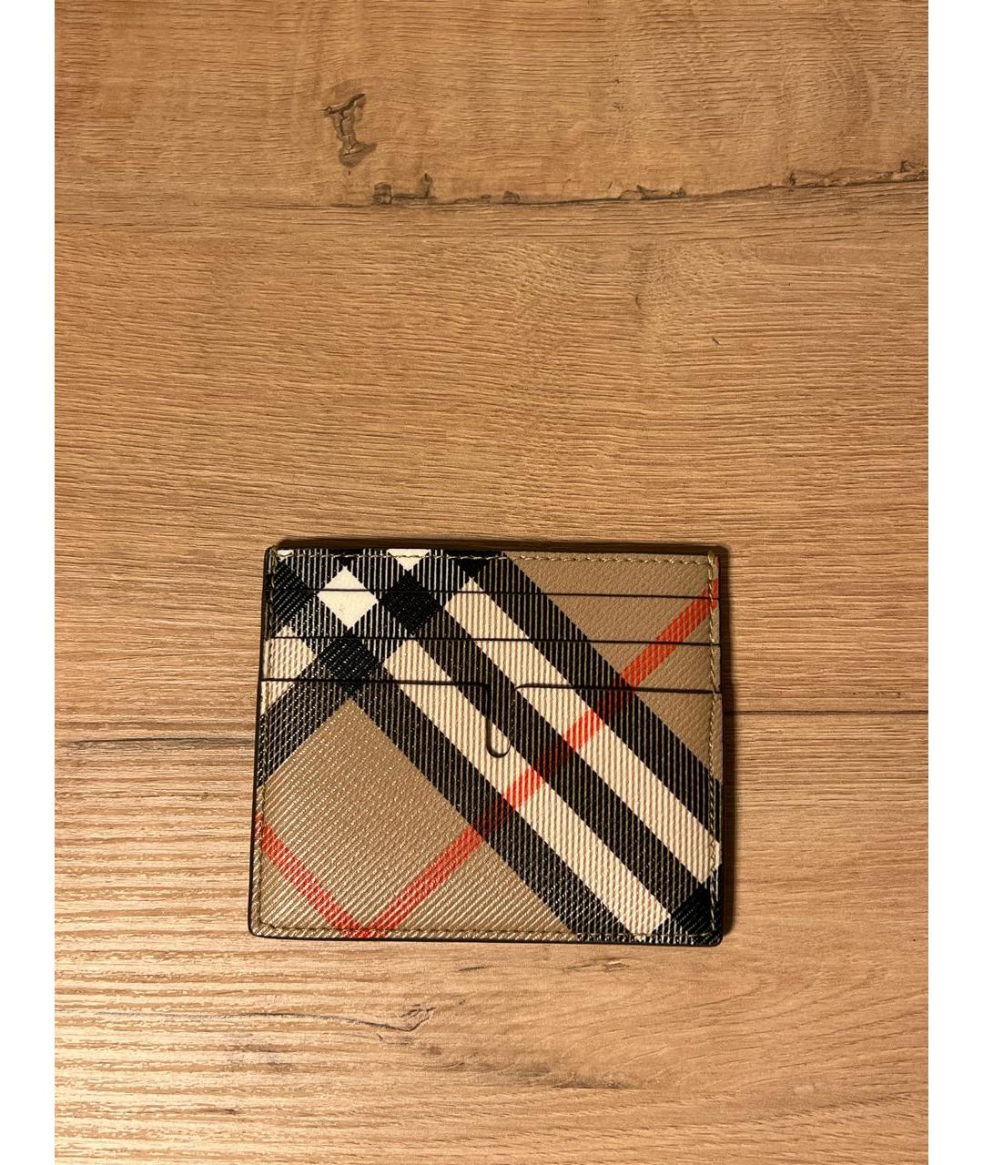 BURBERRY Бежевый кожаный кардхолдер, фото 7