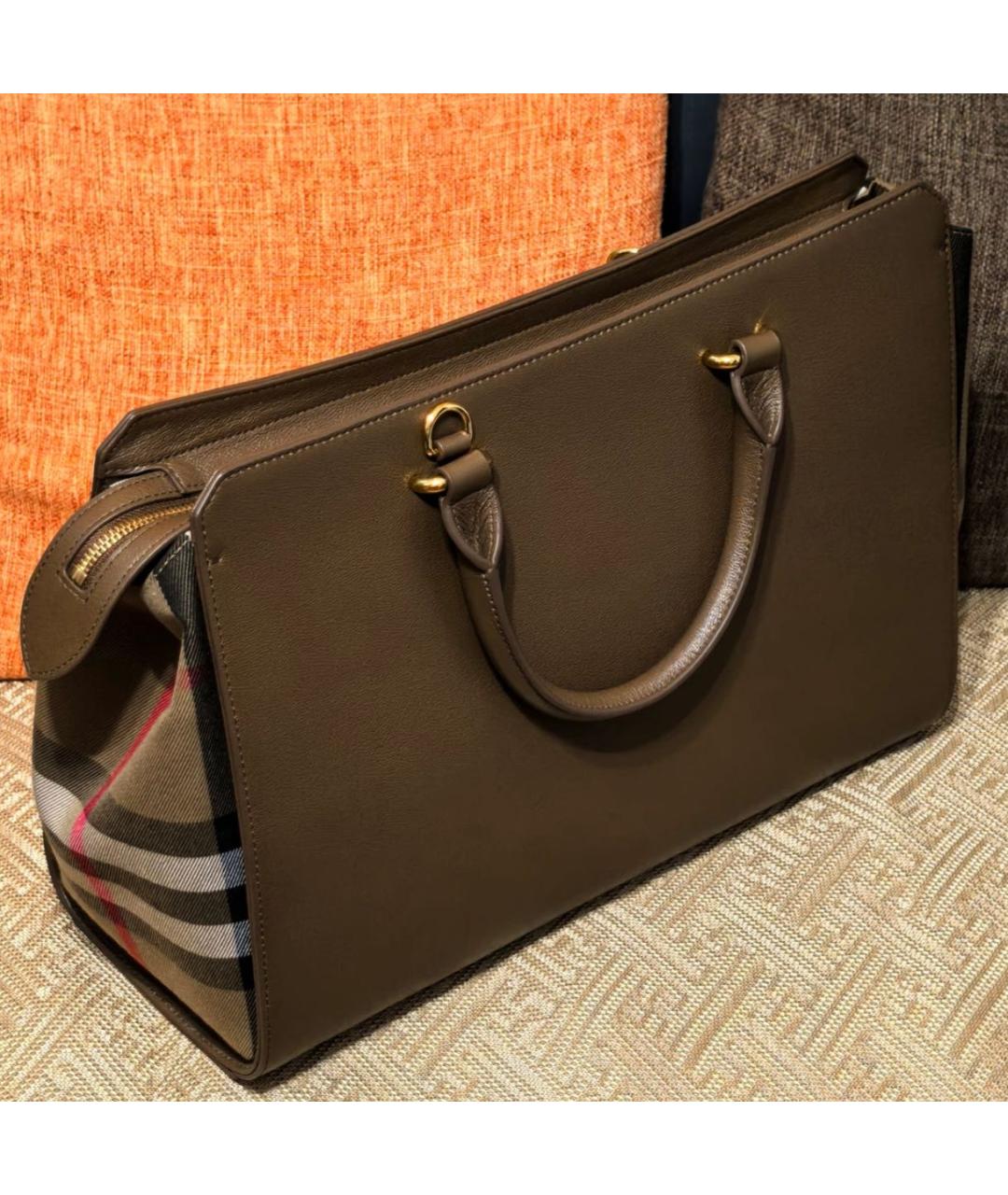 BURBERRY Коричневая кожаная сумка с короткими ручками, фото 6