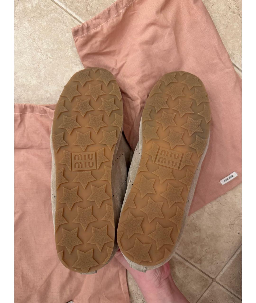 MIU MIU Бежевые замшевые кеды, фото 4