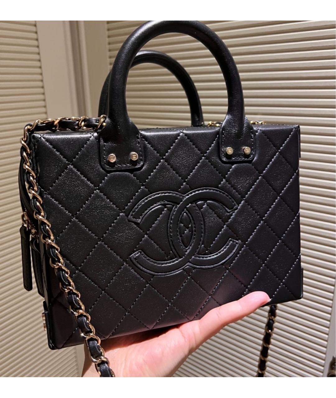 CHANEL Черная кожаная сумка с короткими ручками, фото 5