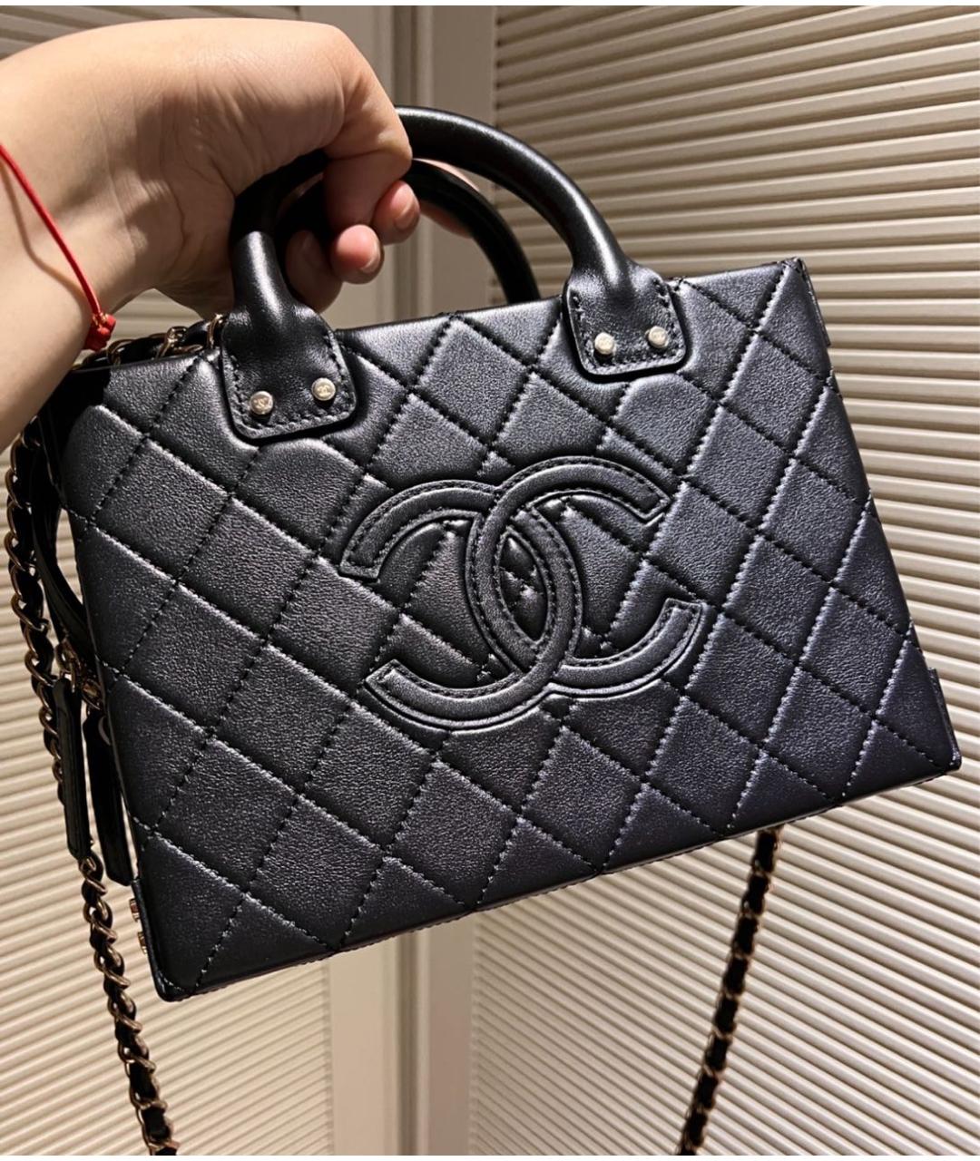 CHANEL Черная кожаная сумка с короткими ручками, фото 8