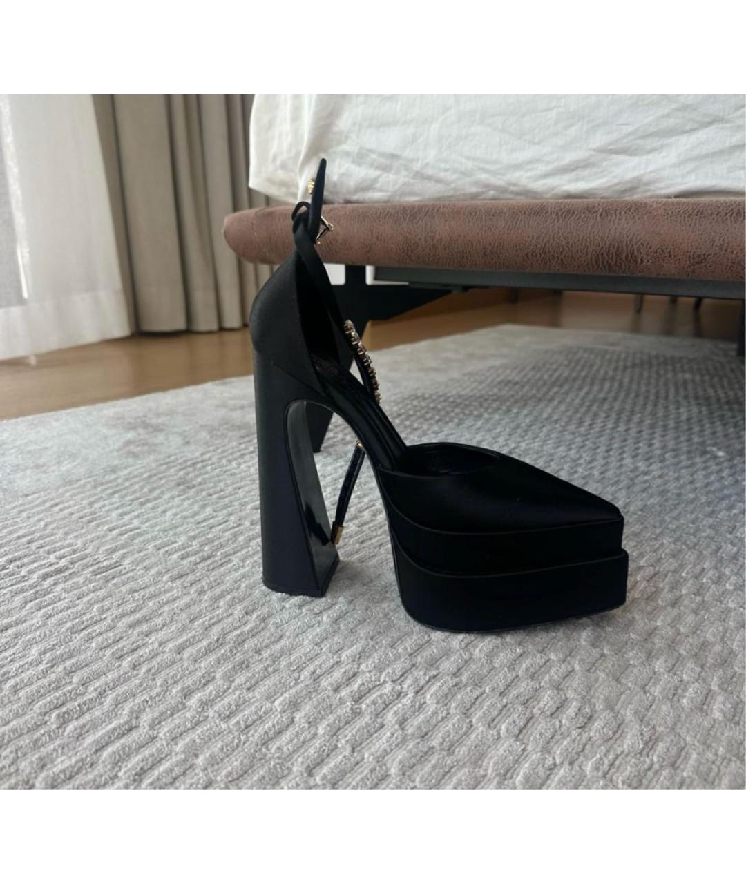 VERSACE Черные текстильные босоножки, фото 5