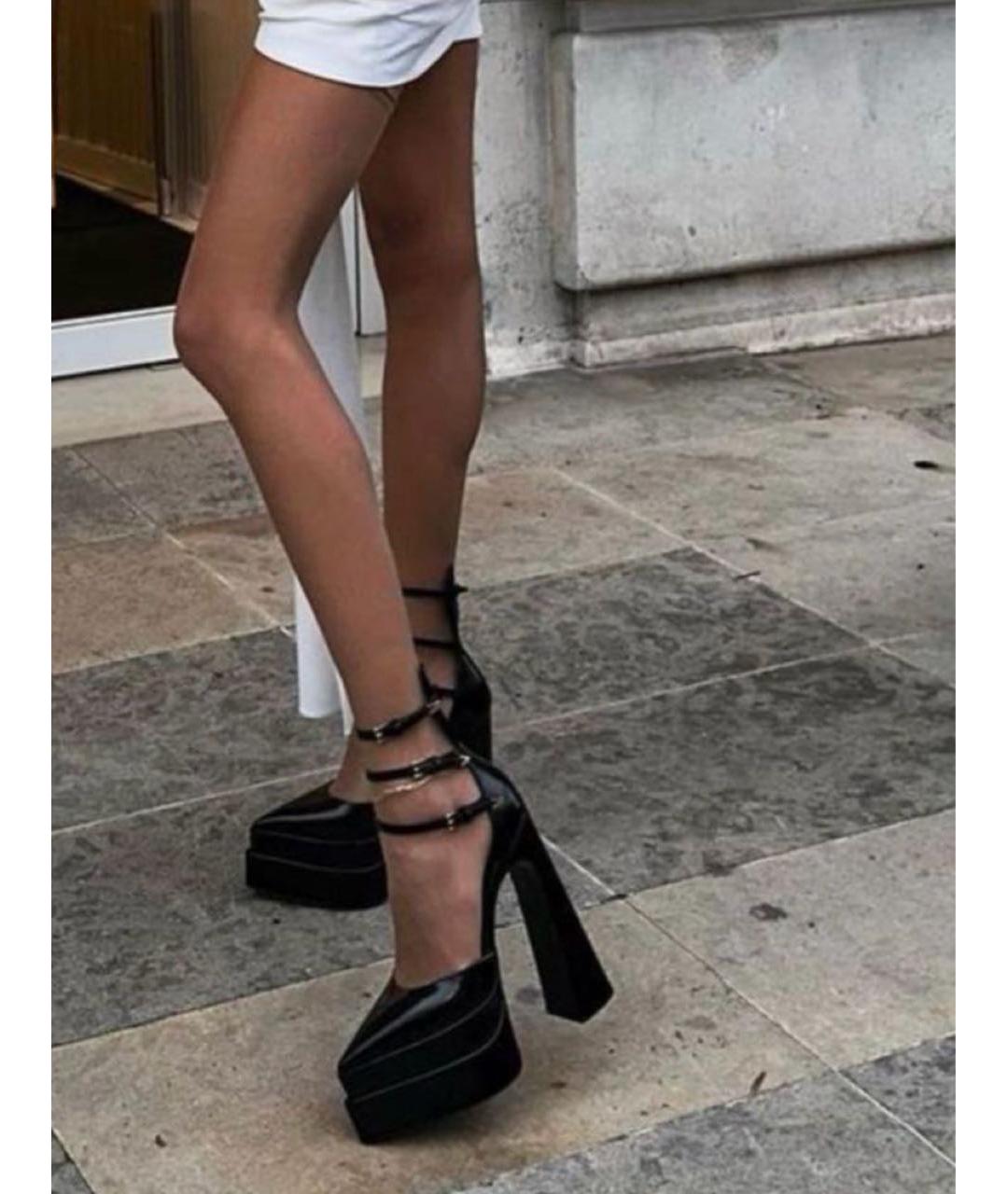 VERSACE Черные босоножки из лакированной кожи, фото 4